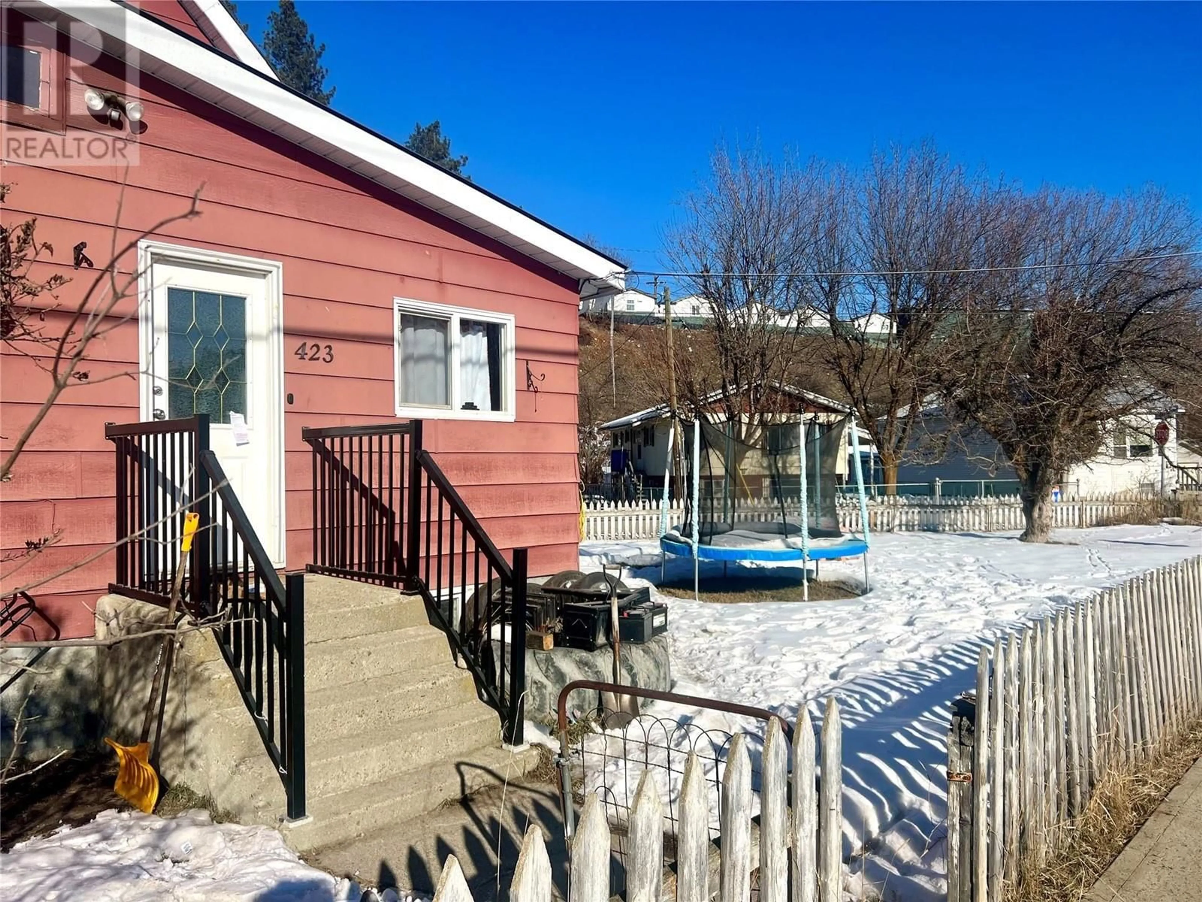 Patio, water/lake/river/ocean view for 423 SIMILKAMEEN Avenue, Princeton British Columbia V0X1W0