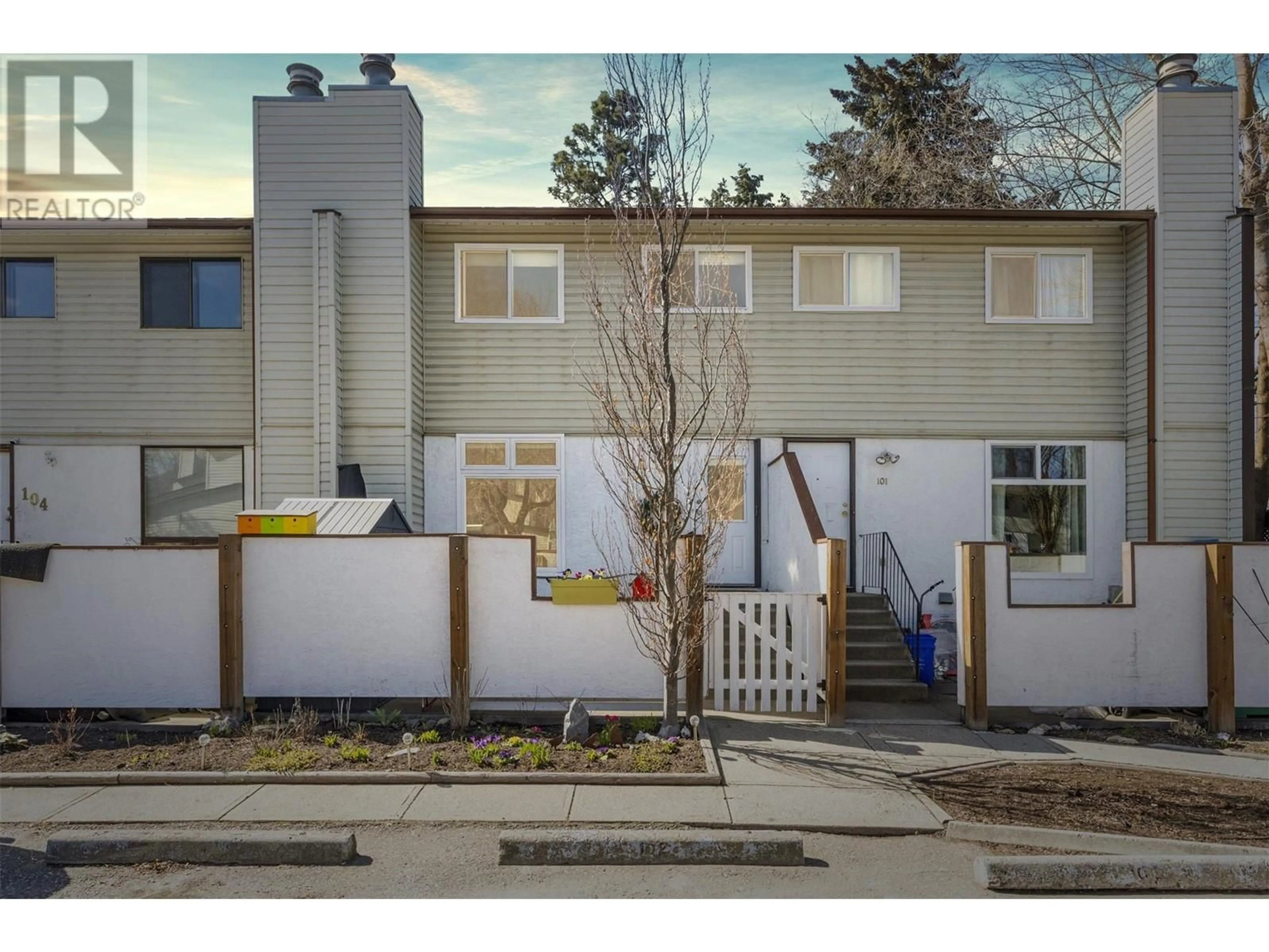 Unknown for 102 - 2100 43 AVENUE, Vernon British Columbia V1T3K5