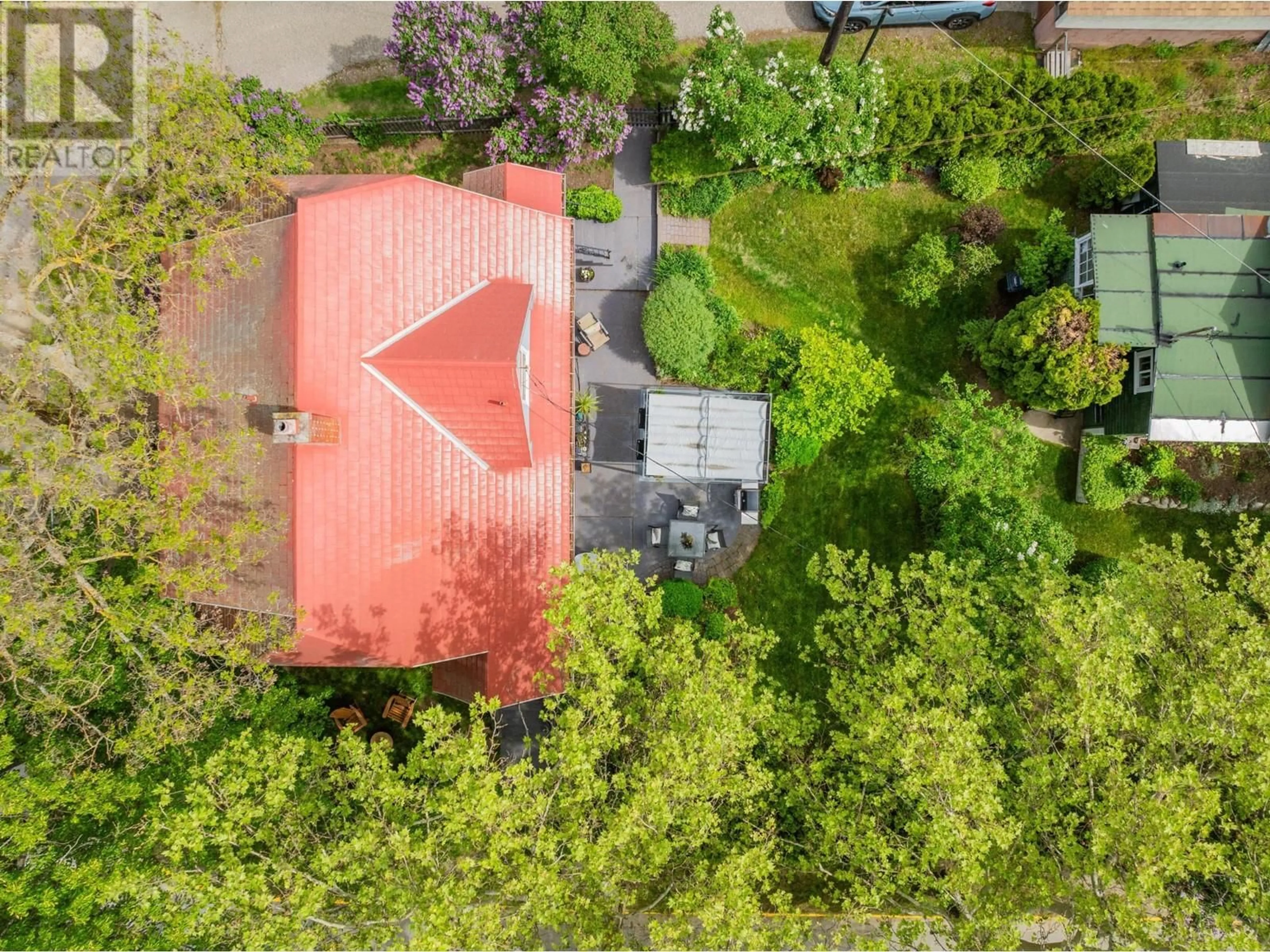 A pic from outside/outdoor area/front of a property/back of a property/a pic from drone, street for 151 COLUMBIA Avenue, Castlegar British Columbia V1N1A6