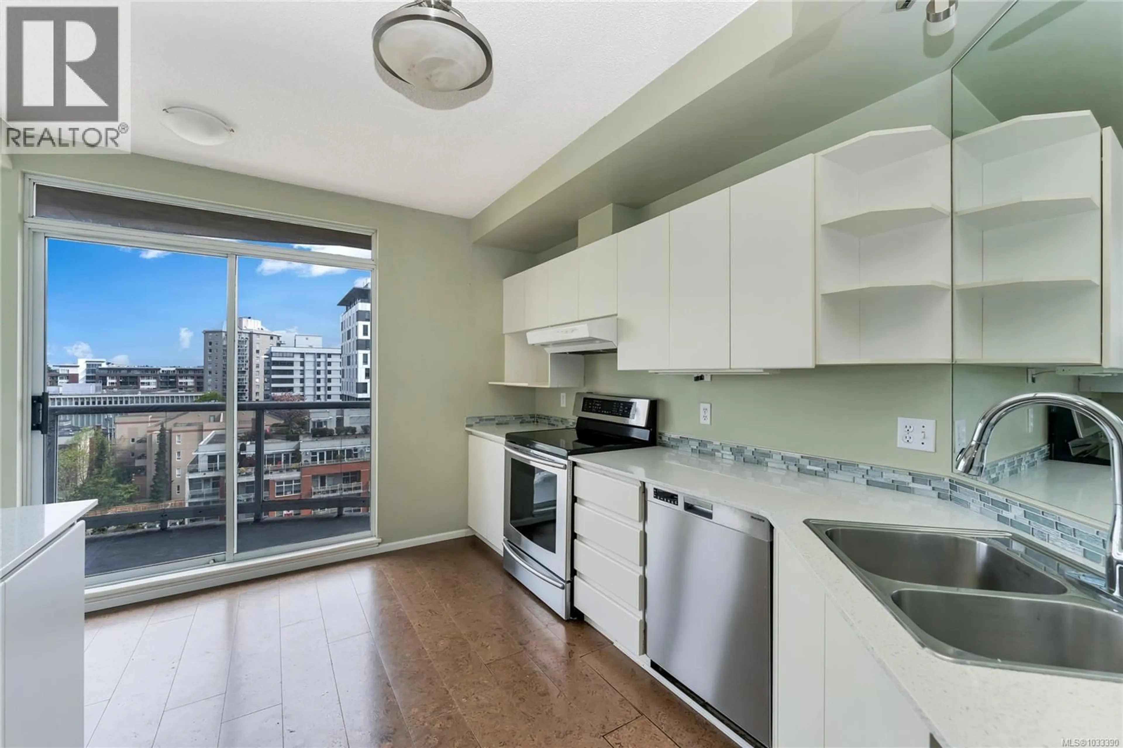 Standard kitchen, unknown for 1004 - 1020 VIEW STREET, Victoria British Columbia V8V4Y4
