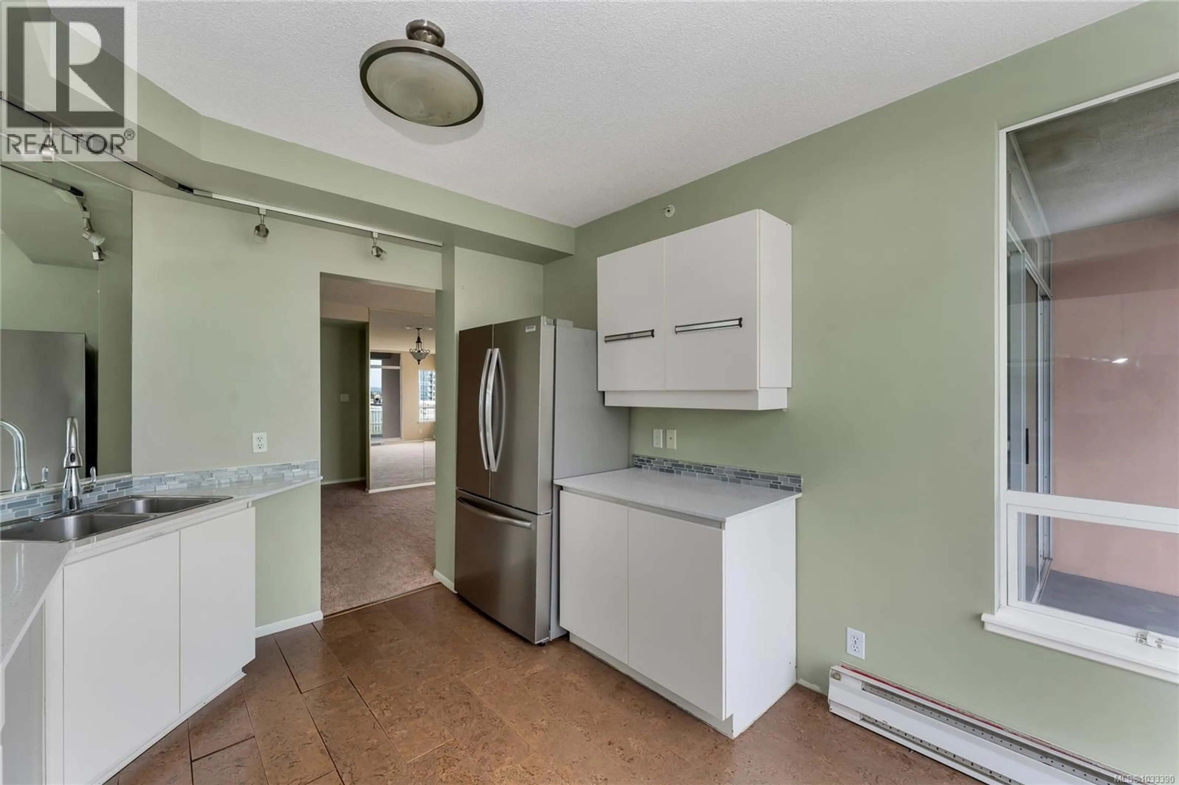 Unknown for 1004 - 1020 VIEW STREET, Victoria British Columbia V8V4Y4