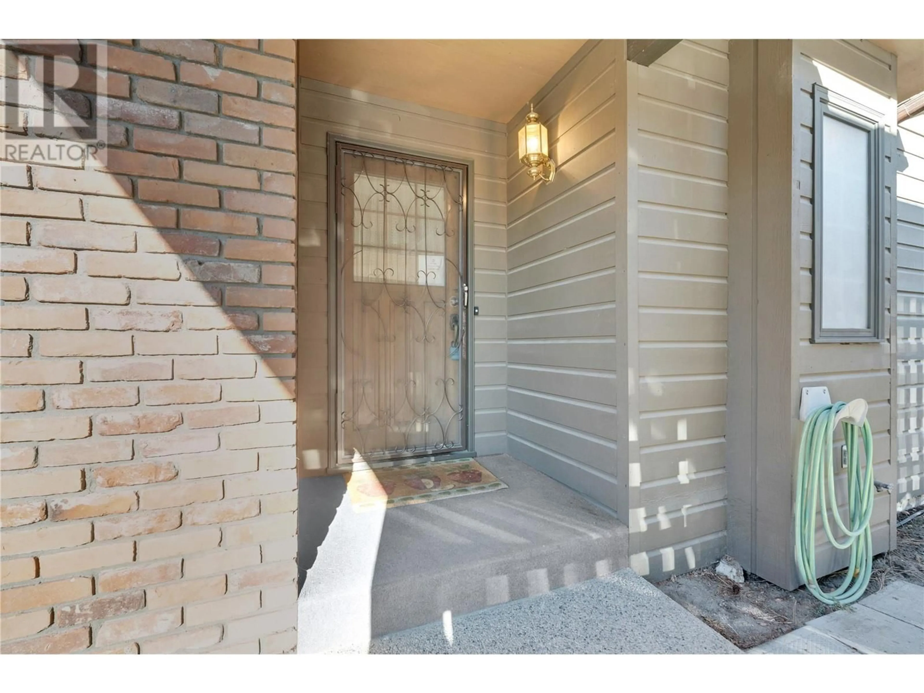 Indoor entryway for 144 Sumac Ridge Drive Unit# 2, Summerland British Columbia V0H1Z6