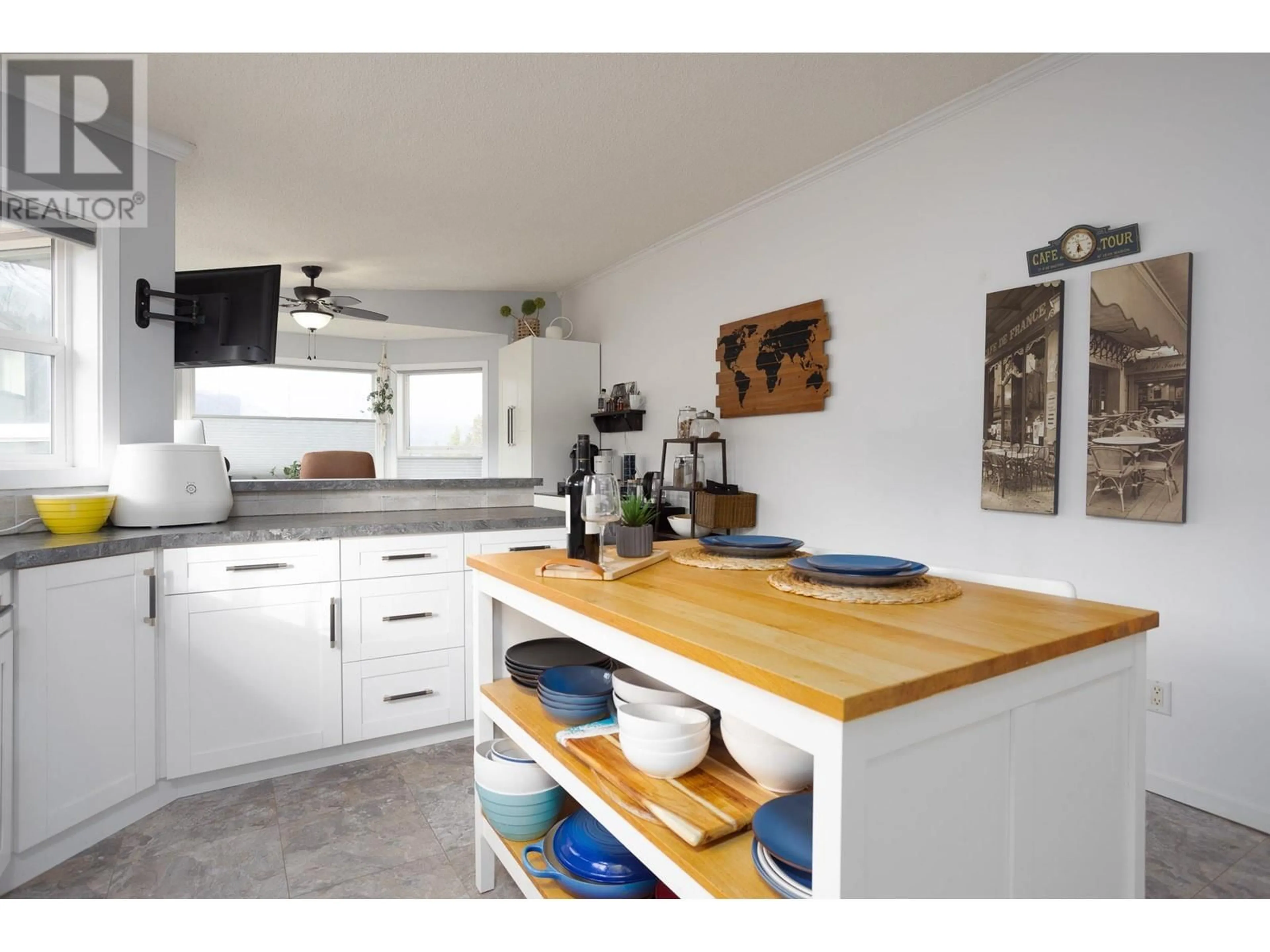 Contemporary kitchen, unknown for 66 - 610 KATHERINE ROAD, West Kelowna British Columbia V1Z3G2