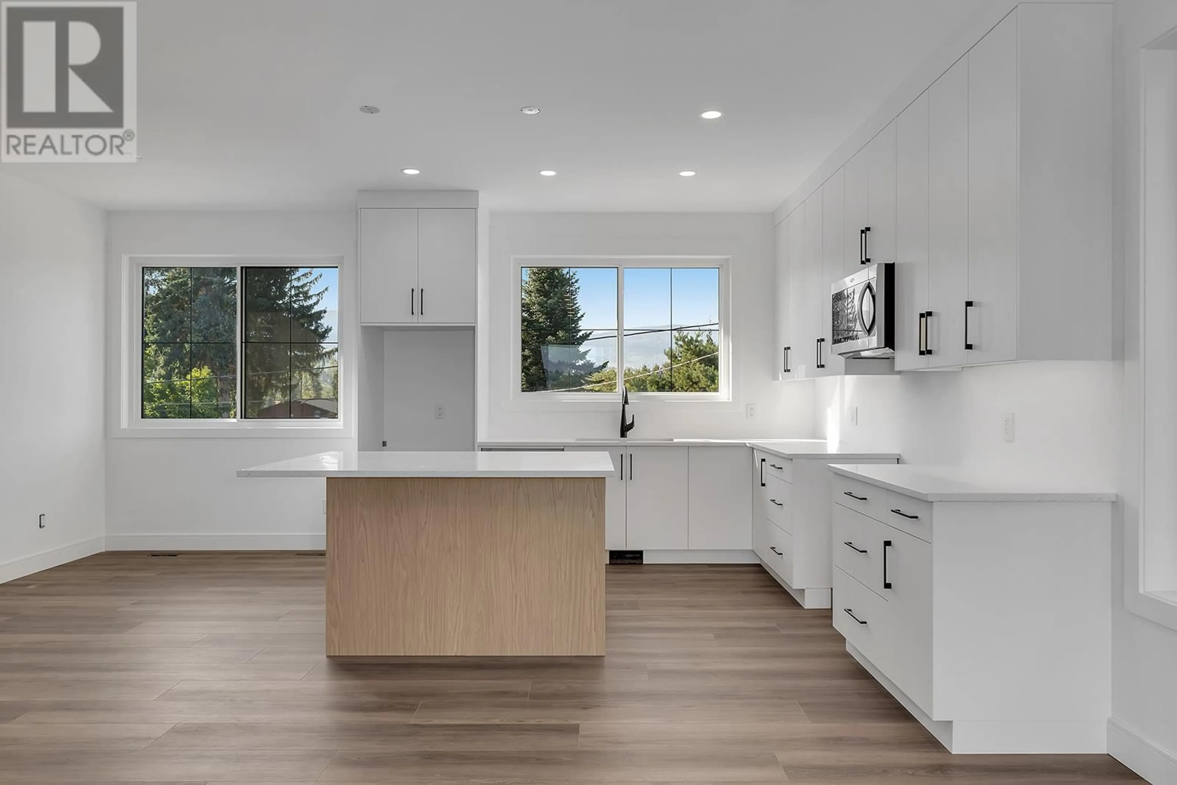 Open concept kitchen, unknown for 2070 Fisher Road, Kelowna British Columbia V1W2H2