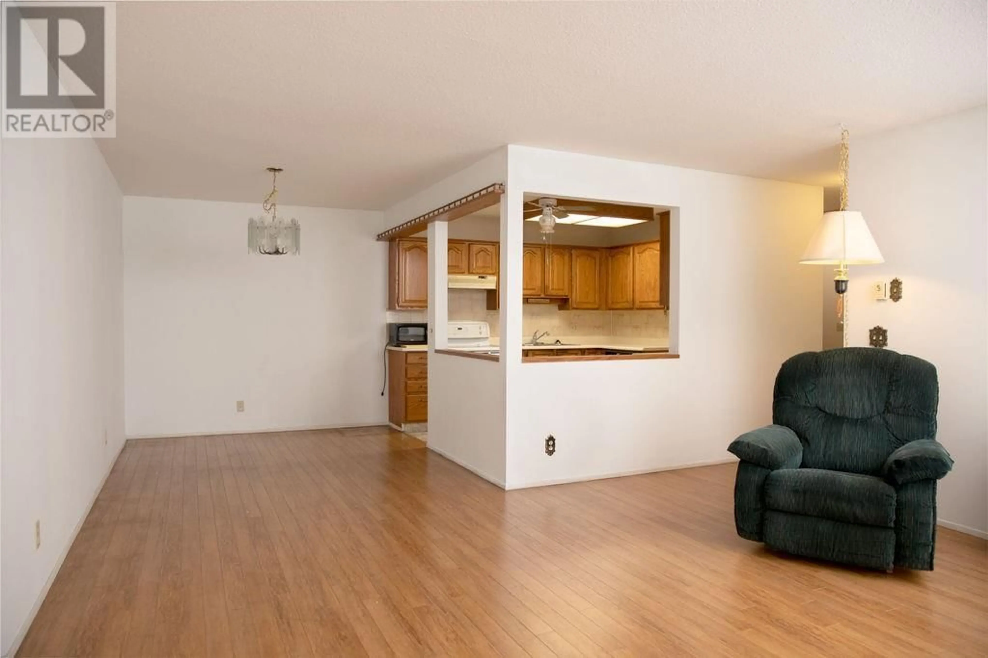 Unknown for 207 - 1610 GORDON DRIVE, Kelowna British Columbia V1Y3G9