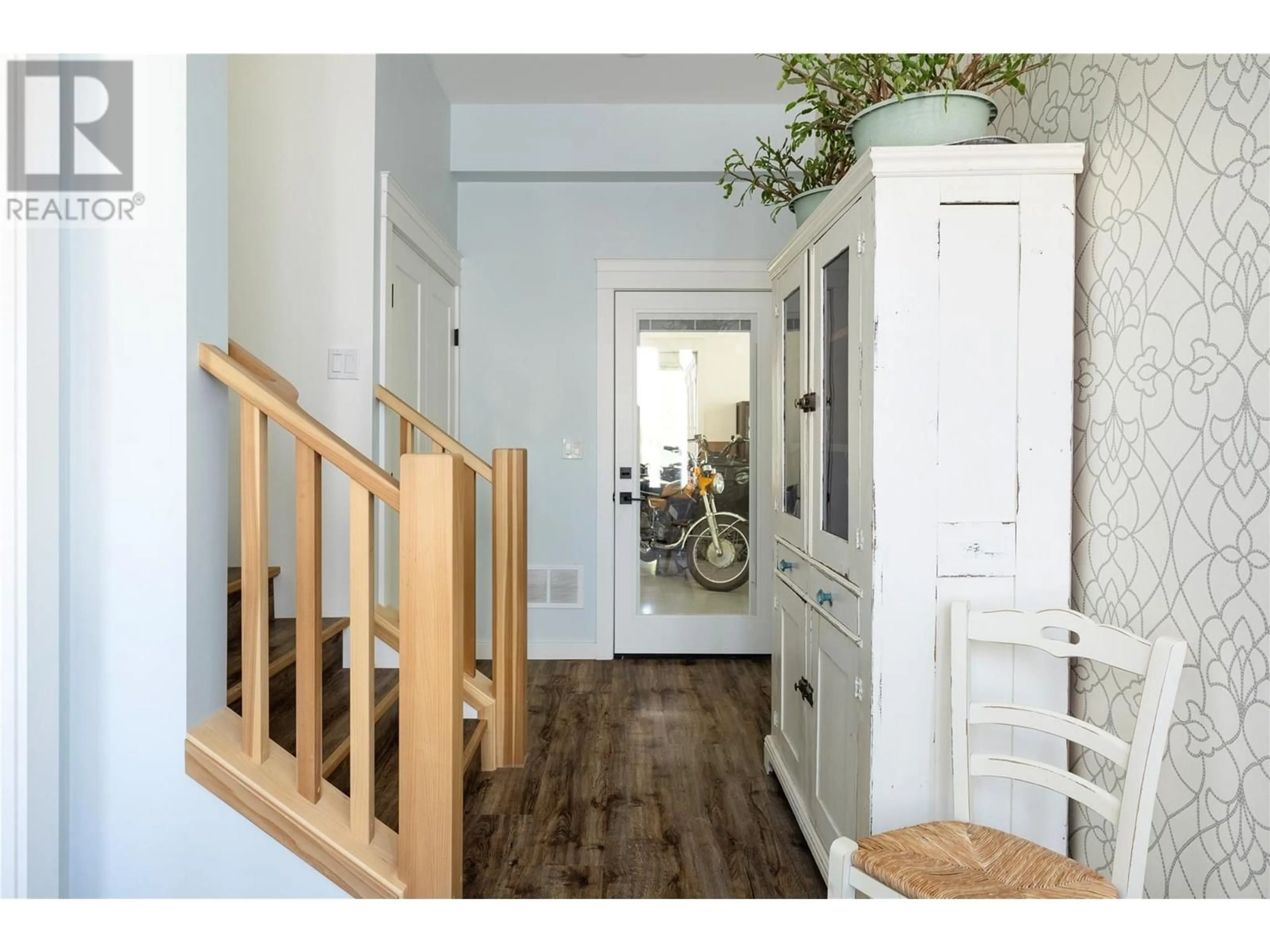 Indoor entryway for 6984 HIGHWAY 6 OTHER, Coldstream British Columbia V1B3H1