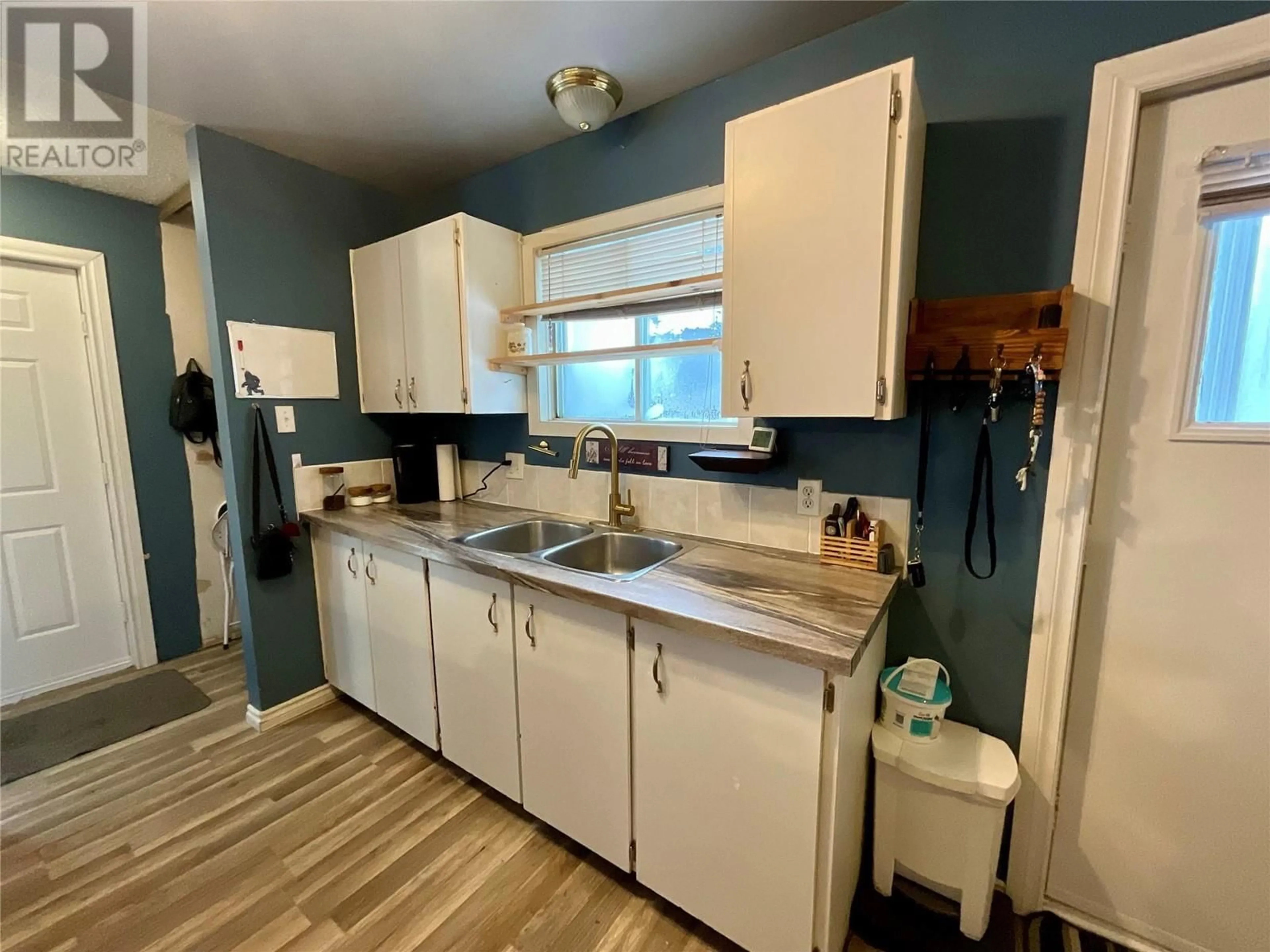 Standard kitchen, unknown for 223 Willow Drive, Tumbler Ridge British Columbia V0C2W0