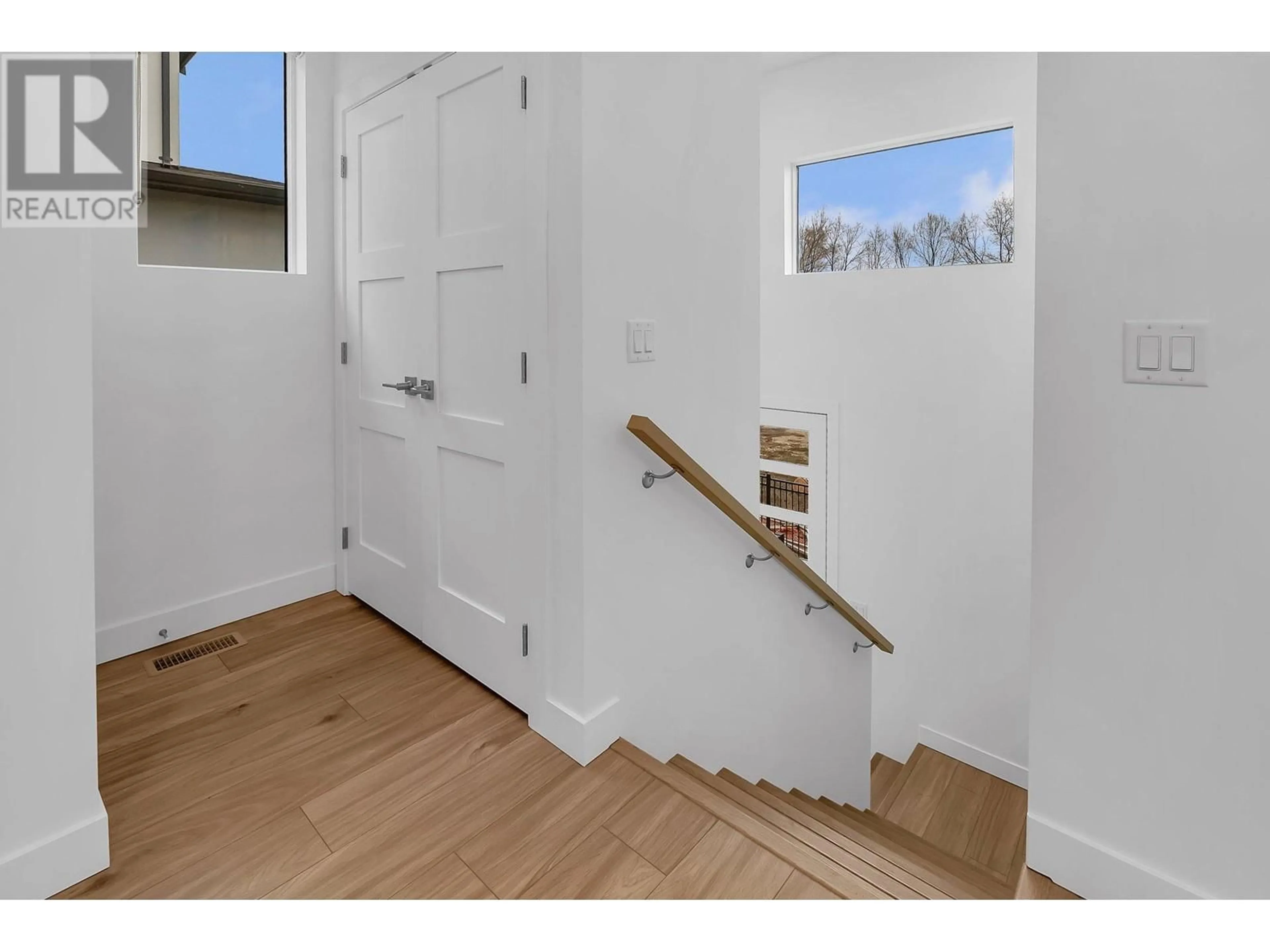 Indoor entryway for 14 - 1225 FINDLAY ROAD, Kelowna British Columbia V1X5B1