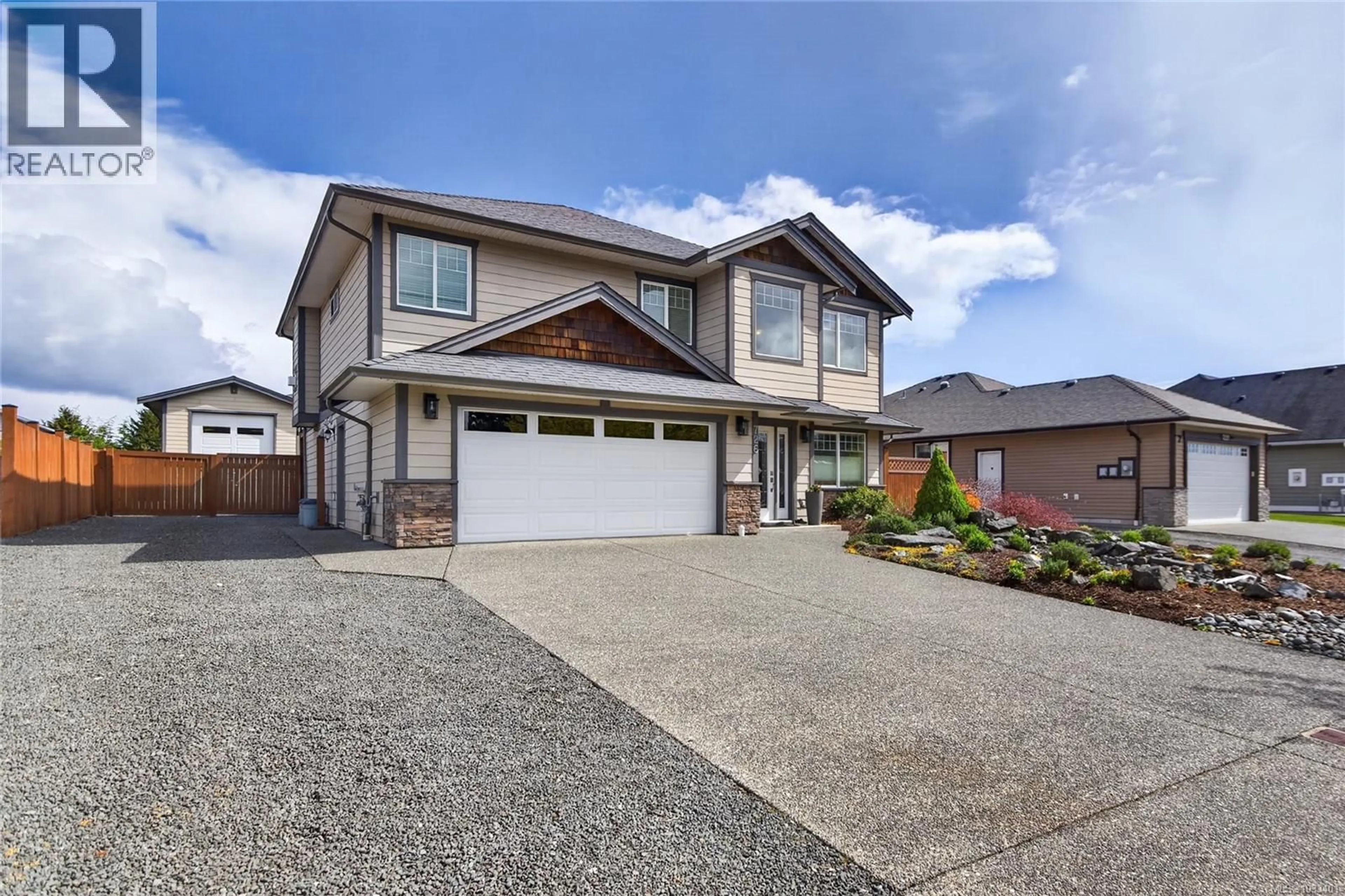 Home with vinyl exterior material, street for 726 CAMELEON DRIVE, Campbell River British Columbia V9H0A7