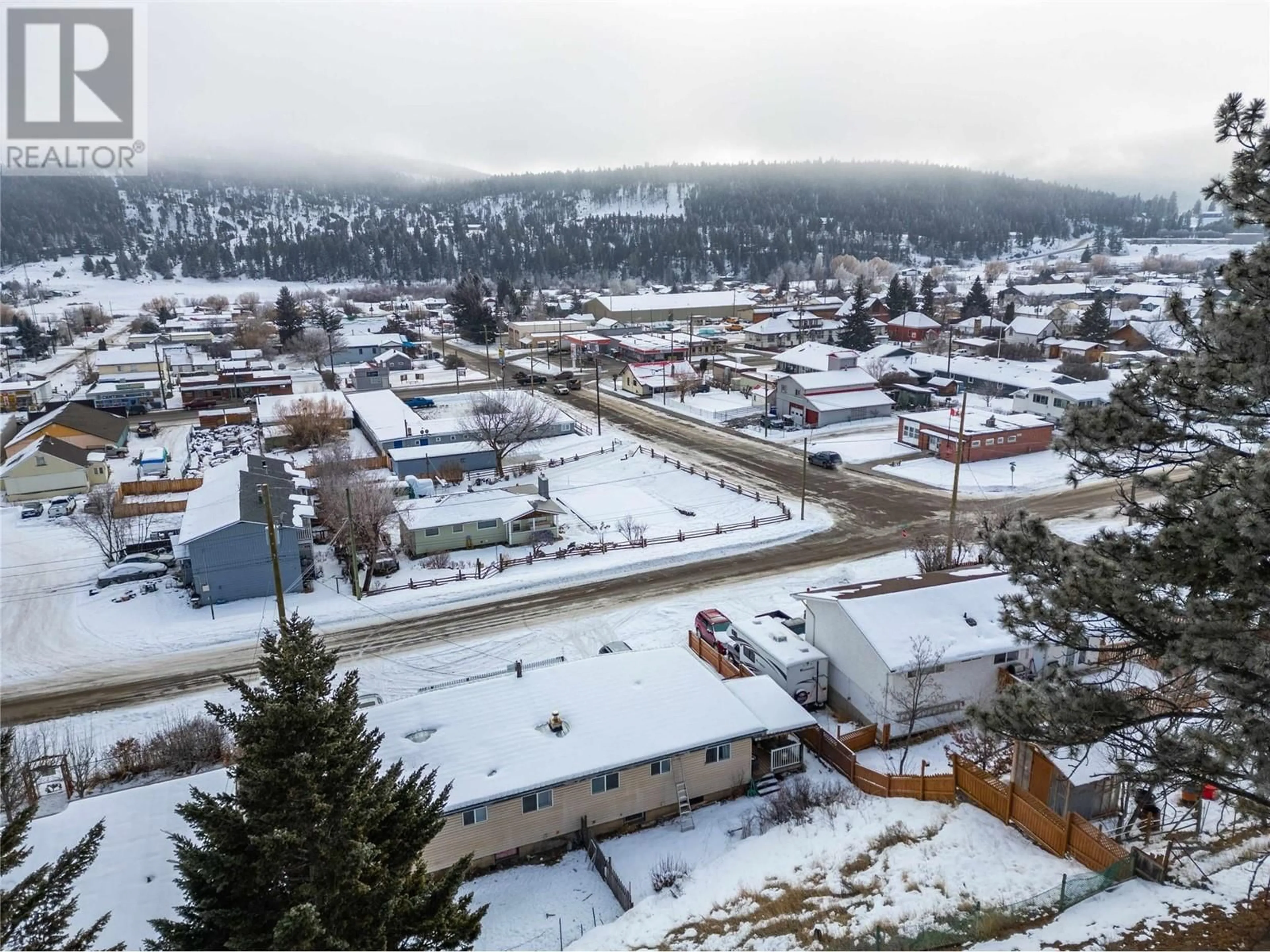 A pic from outside/outdoor area/front of a property/back of a property/a pic from drone, mountain view for 1504 Carson Street, Clinton British Columbia V0K1K0