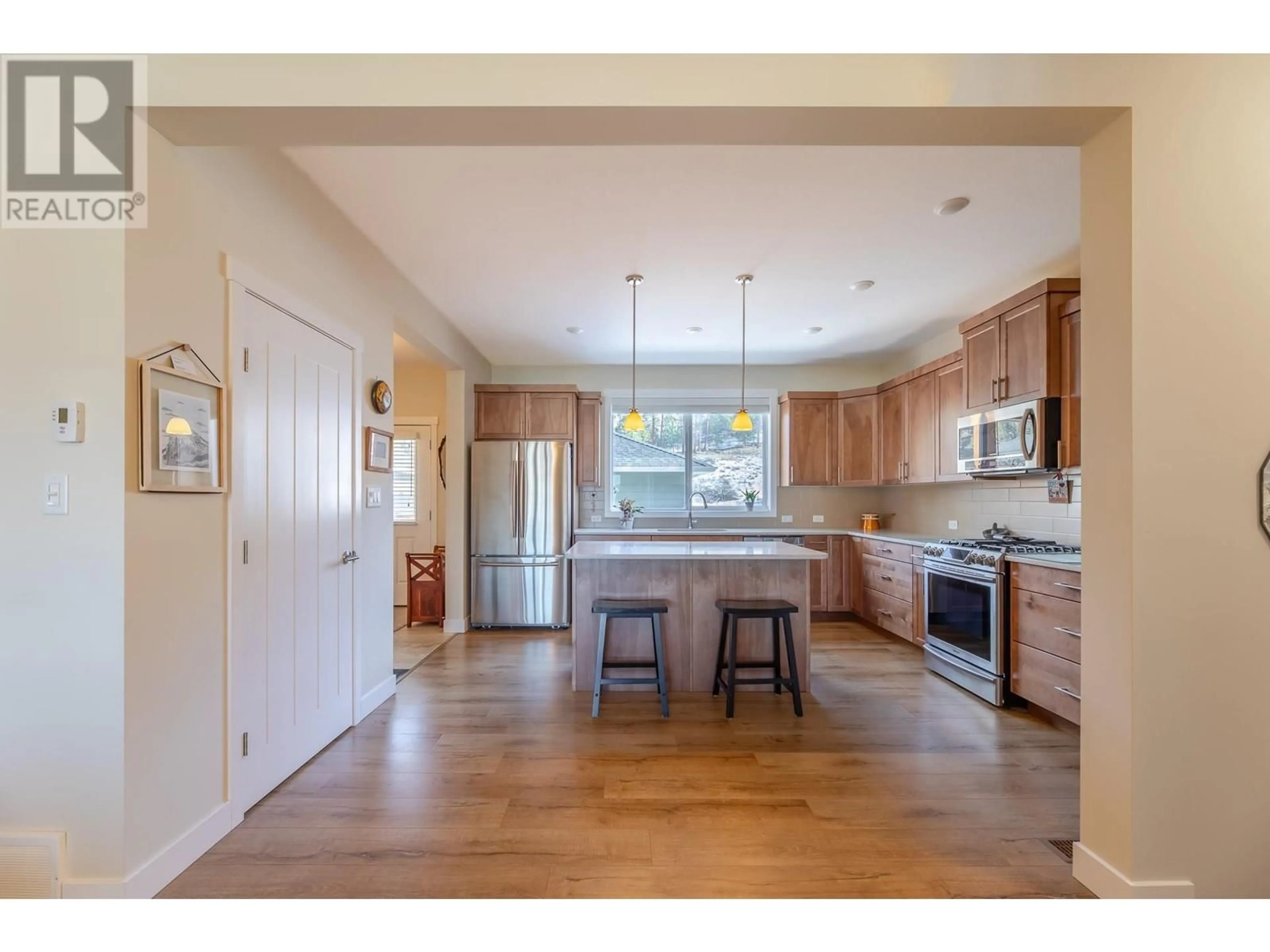 Open concept kitchen, unknown for 926 Holden Road, Penticton British Columbia V2A9G6