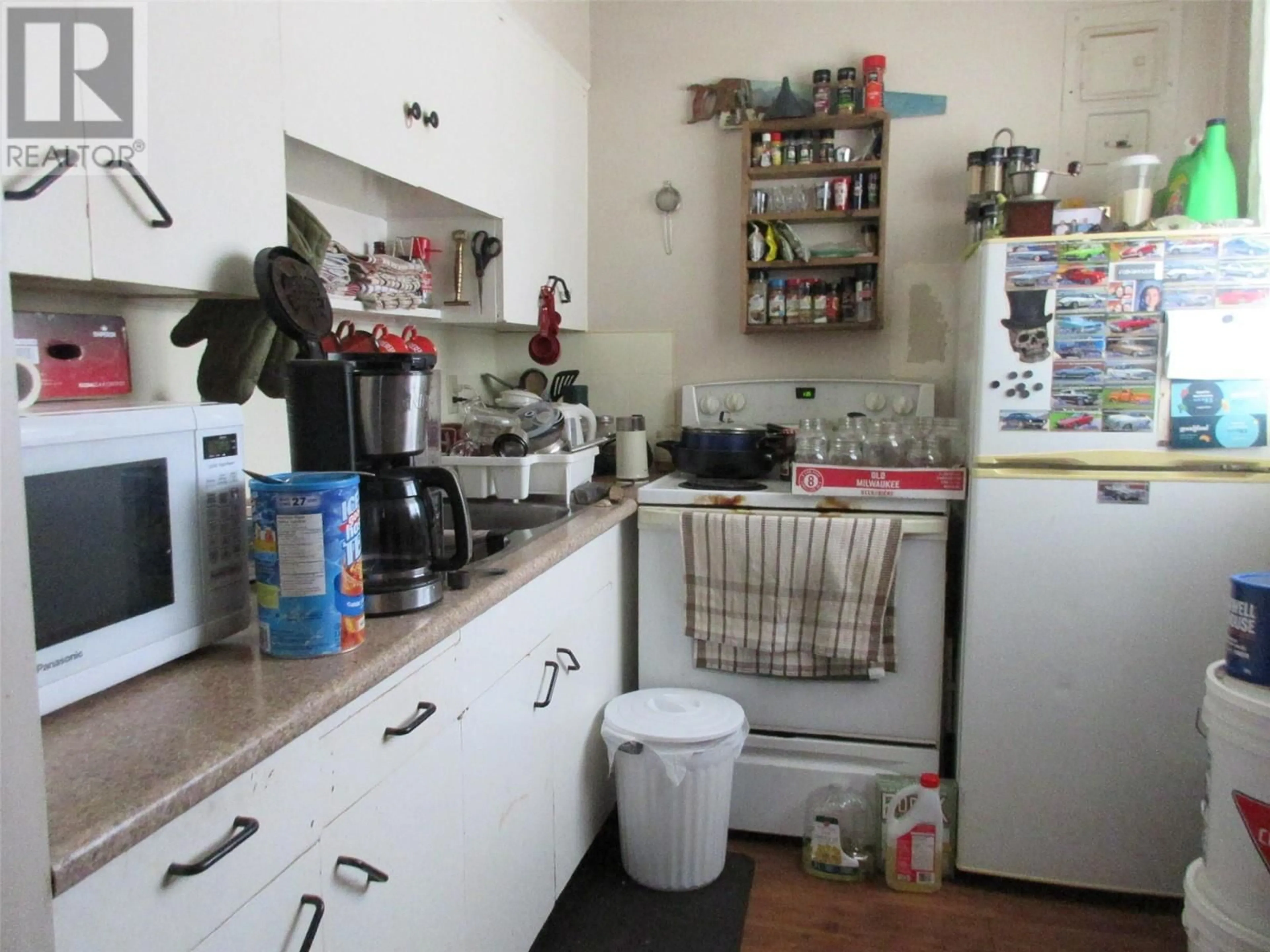 Standard kitchen, unknown for 1650 LINDLEY CREEK ROAD, Merritt British Columbia V1K1L4
