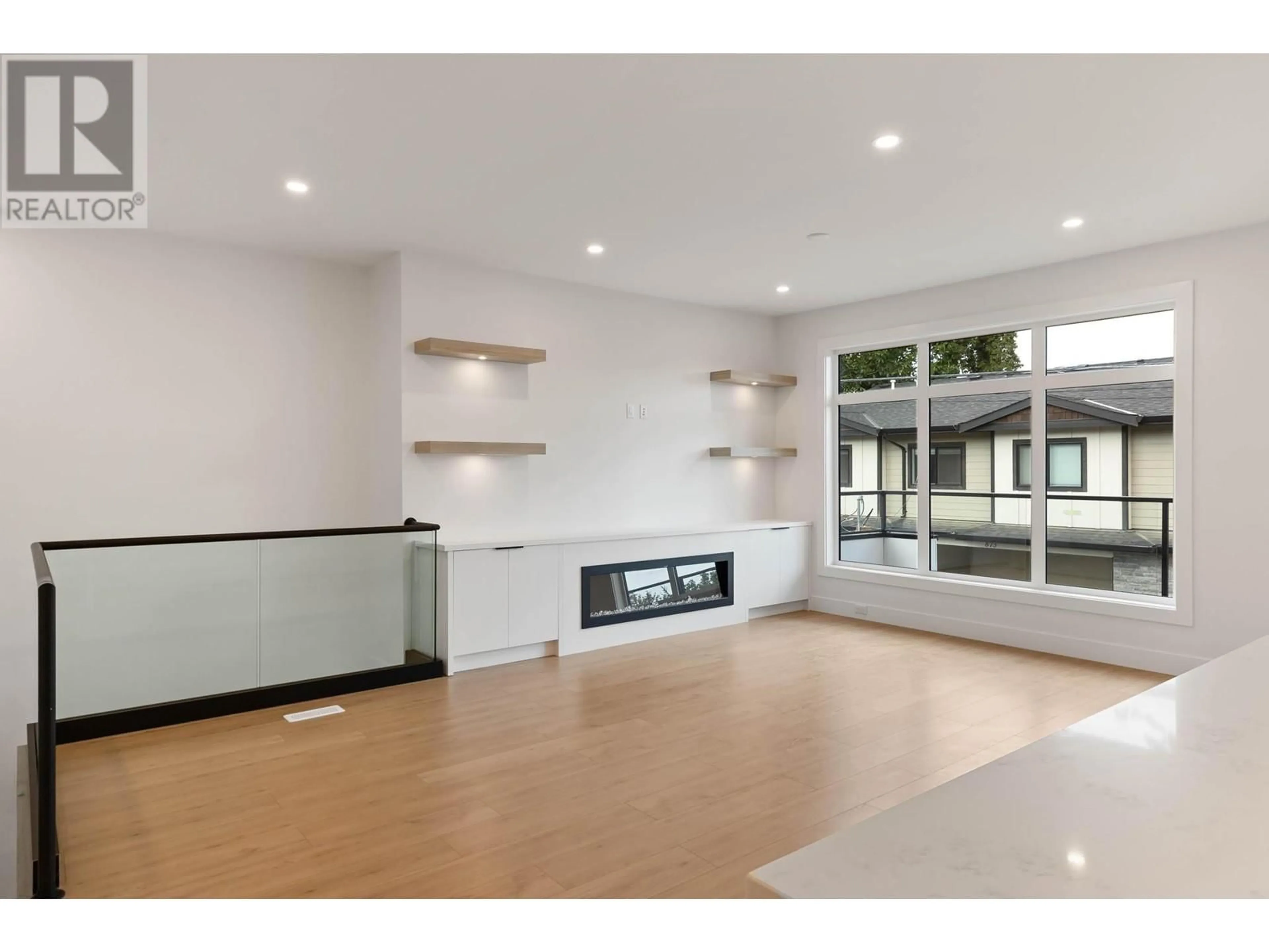 Unknown for 1 - 1450 ETHEL STREET, Kelowna British Columbia V1Y2X7