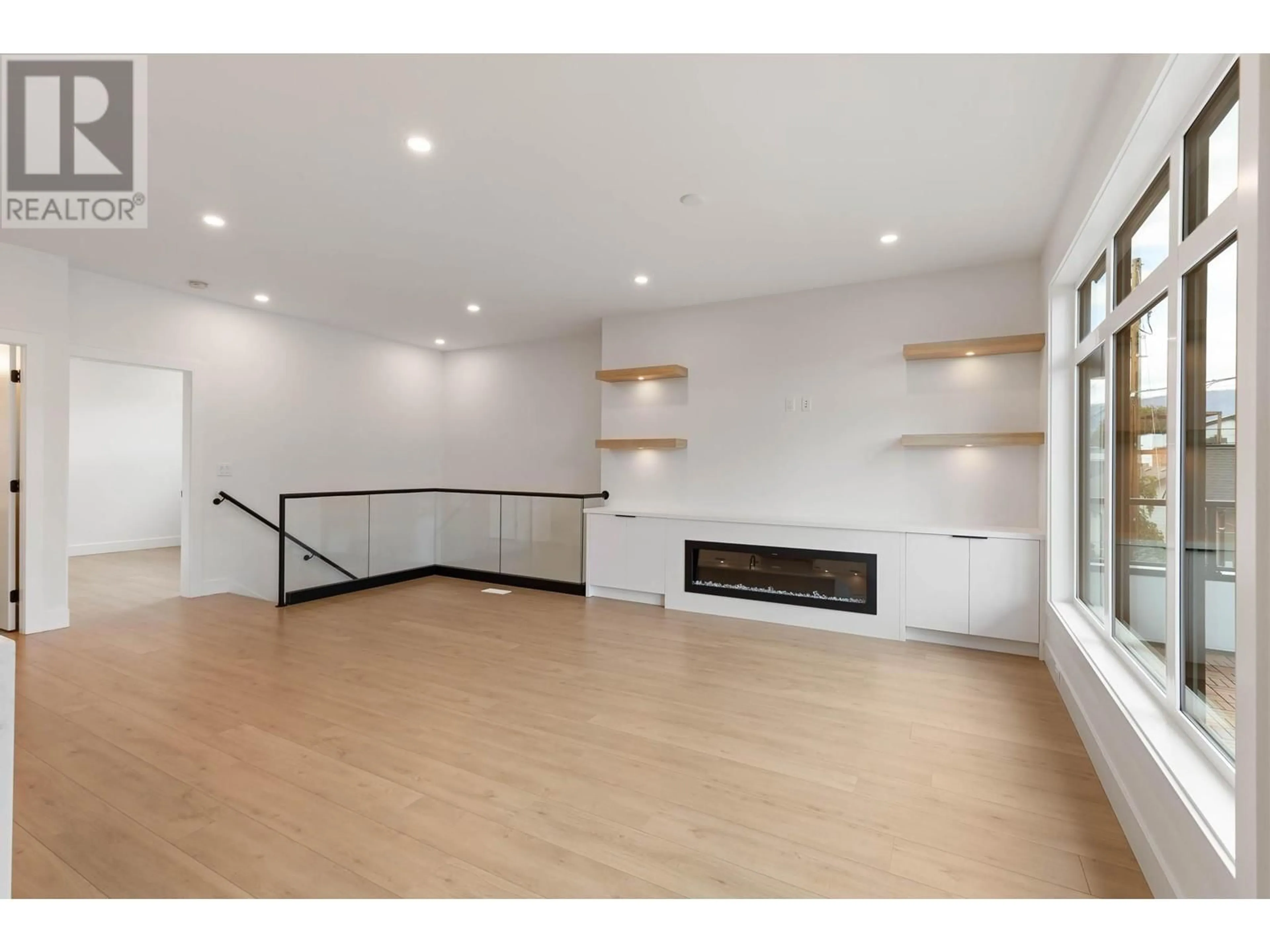 Unknown for 1 - 1450 ETHEL STREET, Kelowna British Columbia V1Y2X7