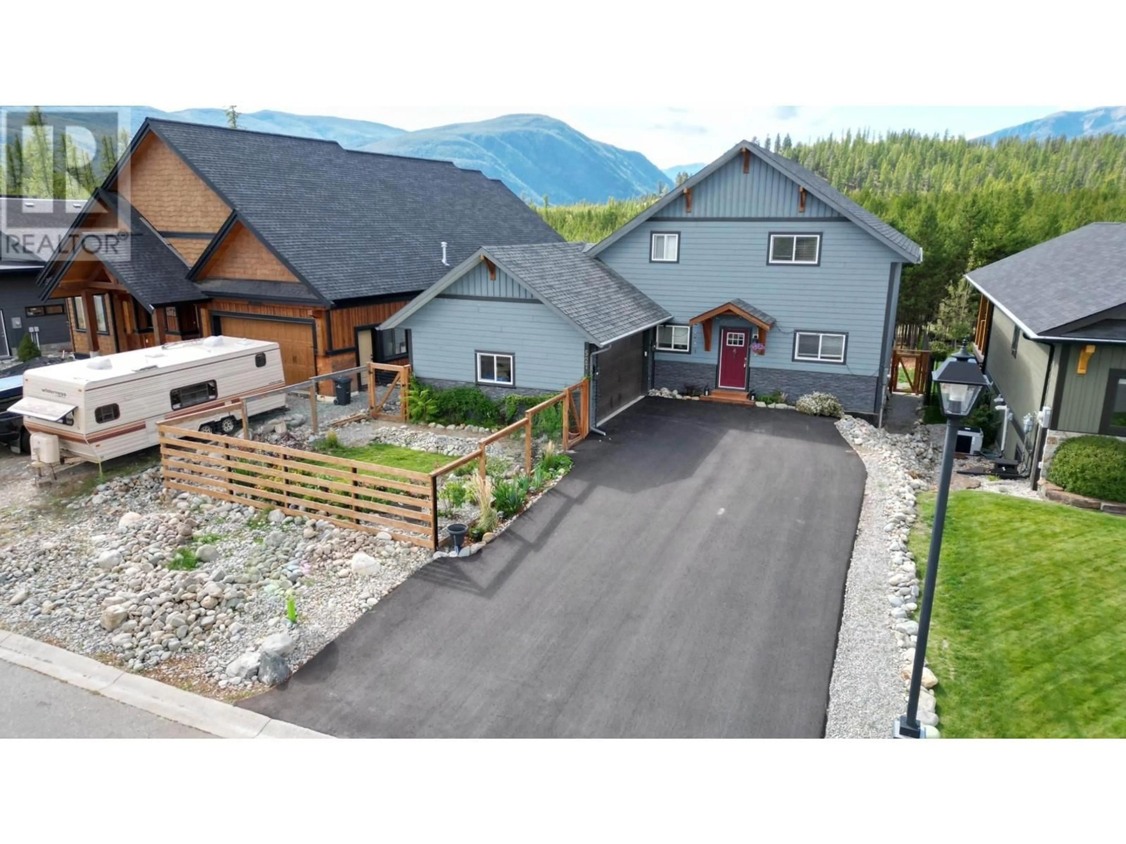 A pic from outside/outdoor area/front of a property/back of a property/a pic from drone, mountain view for 527 FOREST CROWNE DRIVE, Kimberley British Columbia V1A0A4