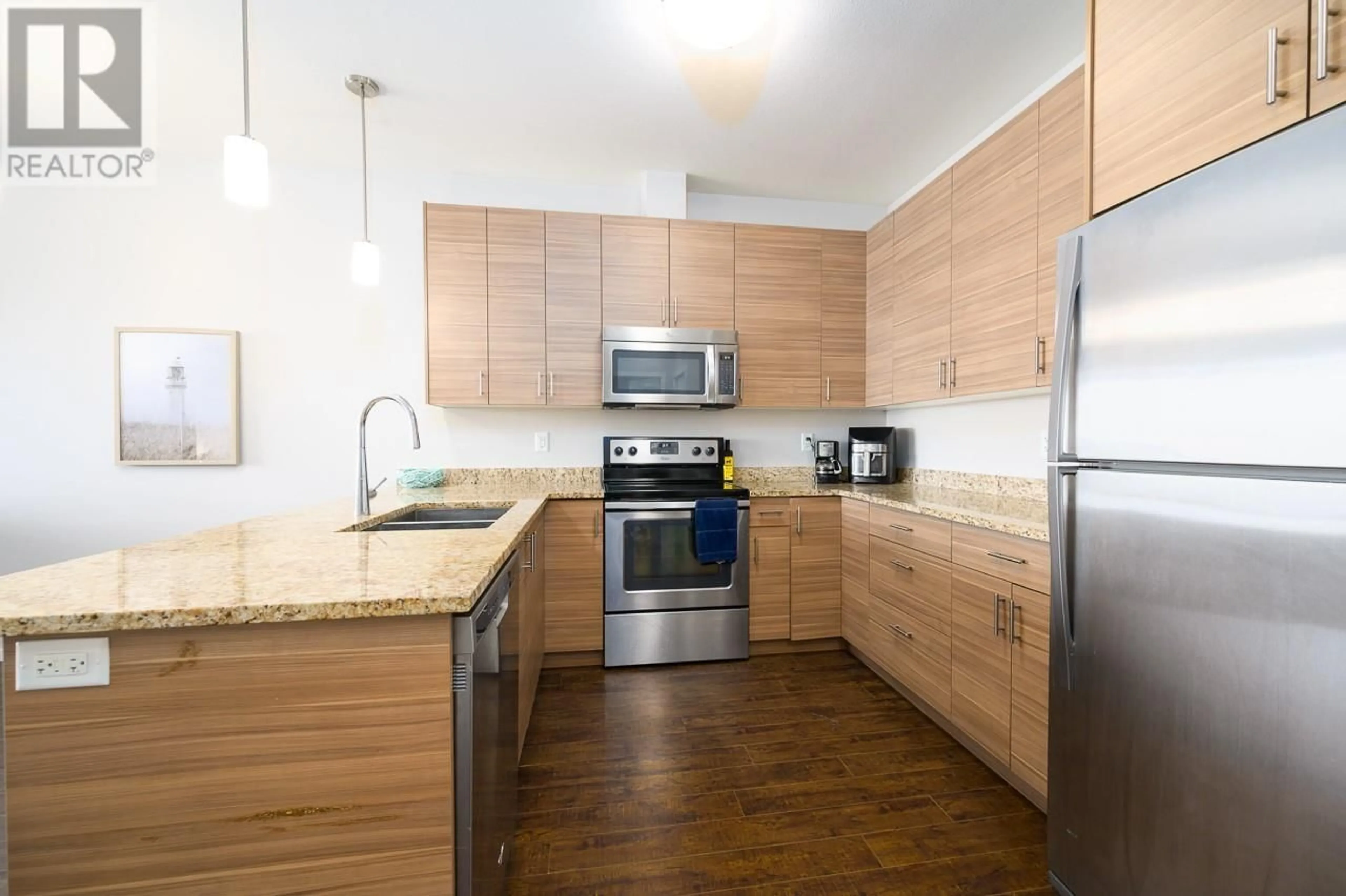 Standard kitchen, wood/laminate floor for 410 - 1200 HARRISON PLACE, Kamloops British Columbia V1S1M1