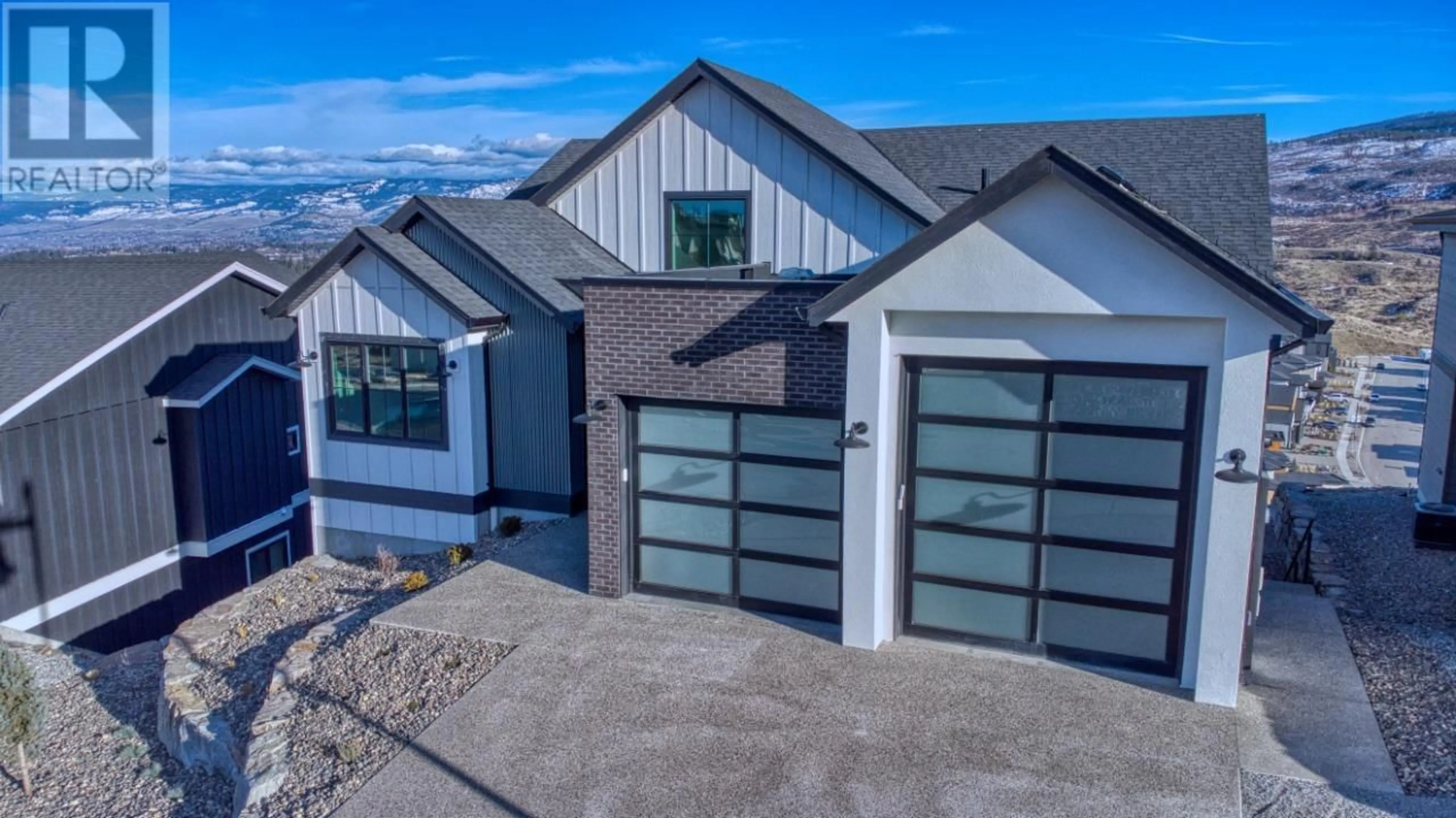 Home with vinyl exterior material, unknown for 1066 EMSLIE STREET, Kelowna British Columbia V1W0C3