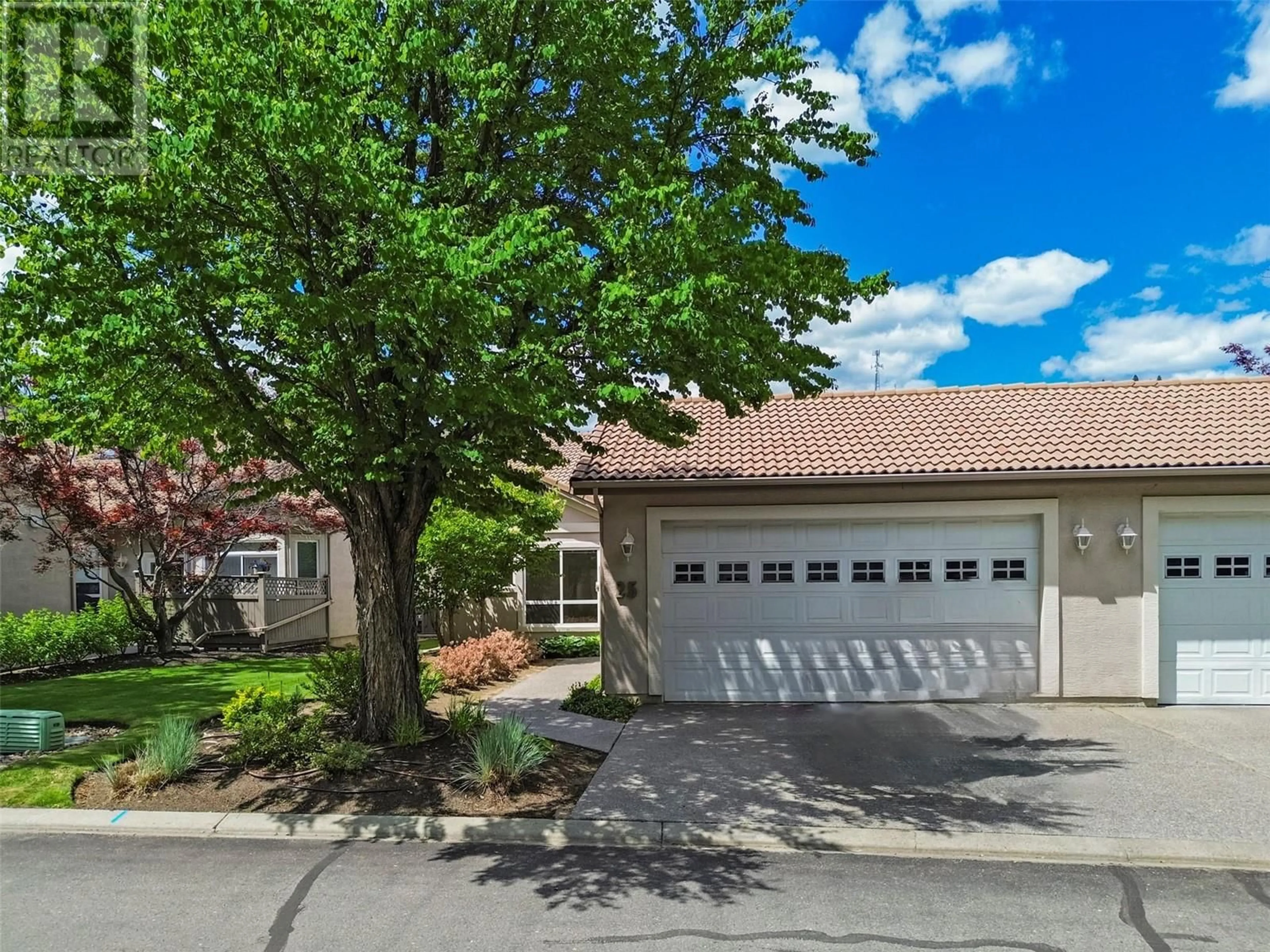 A pic from outside/outdoor area/front of a property/back of a property/a pic from drone, street for 25 - 650 HARRINGTON ROAD, Kamloops British Columbia V2B6T7