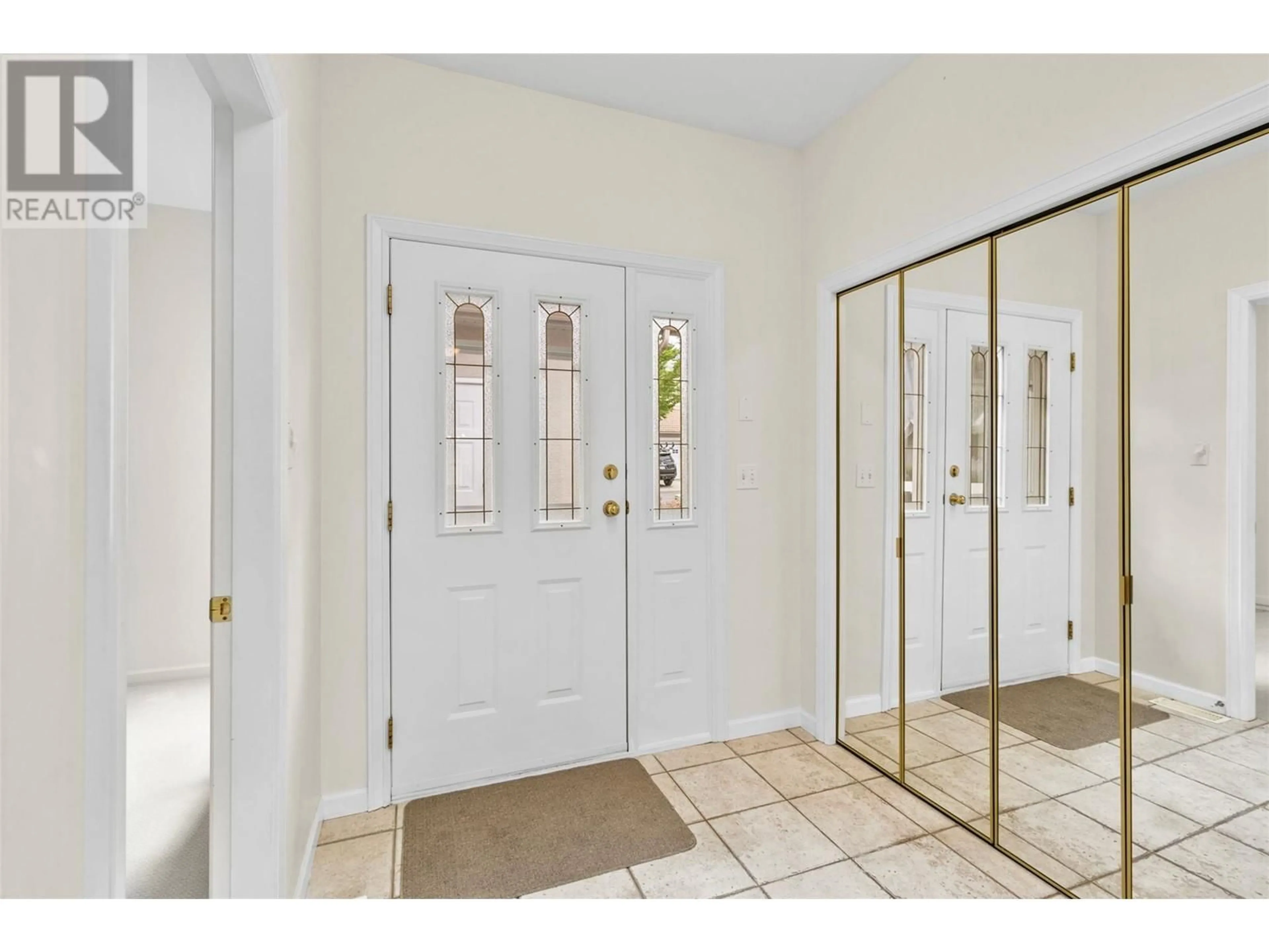 Indoor entryway for 25 - 650 HARRINGTON ROAD, Kamloops British Columbia V2B6T7