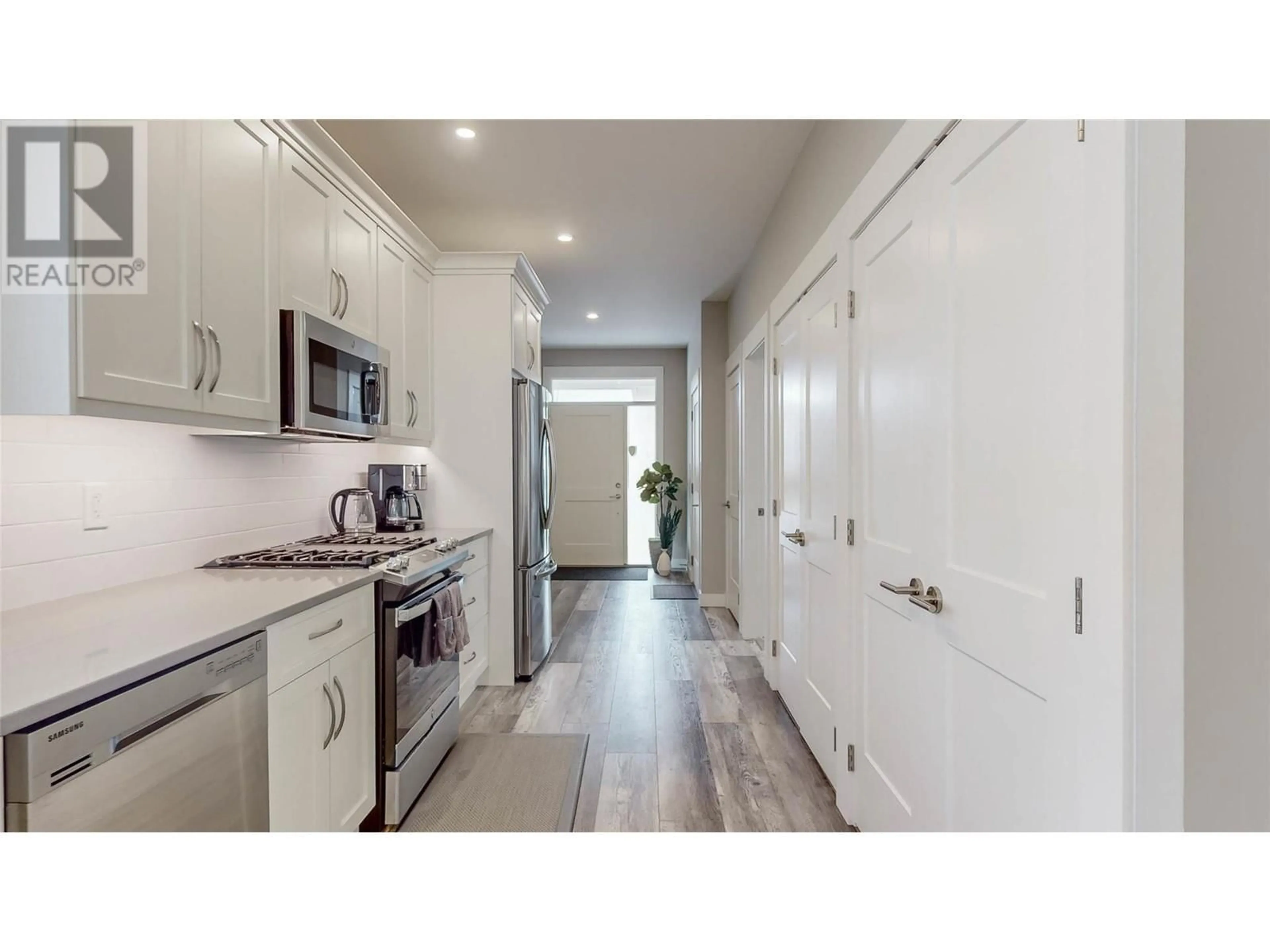 Open concept kitchen, unknown for 238 Bentgrass Avenue, Oliver British Columbia V0H1T3