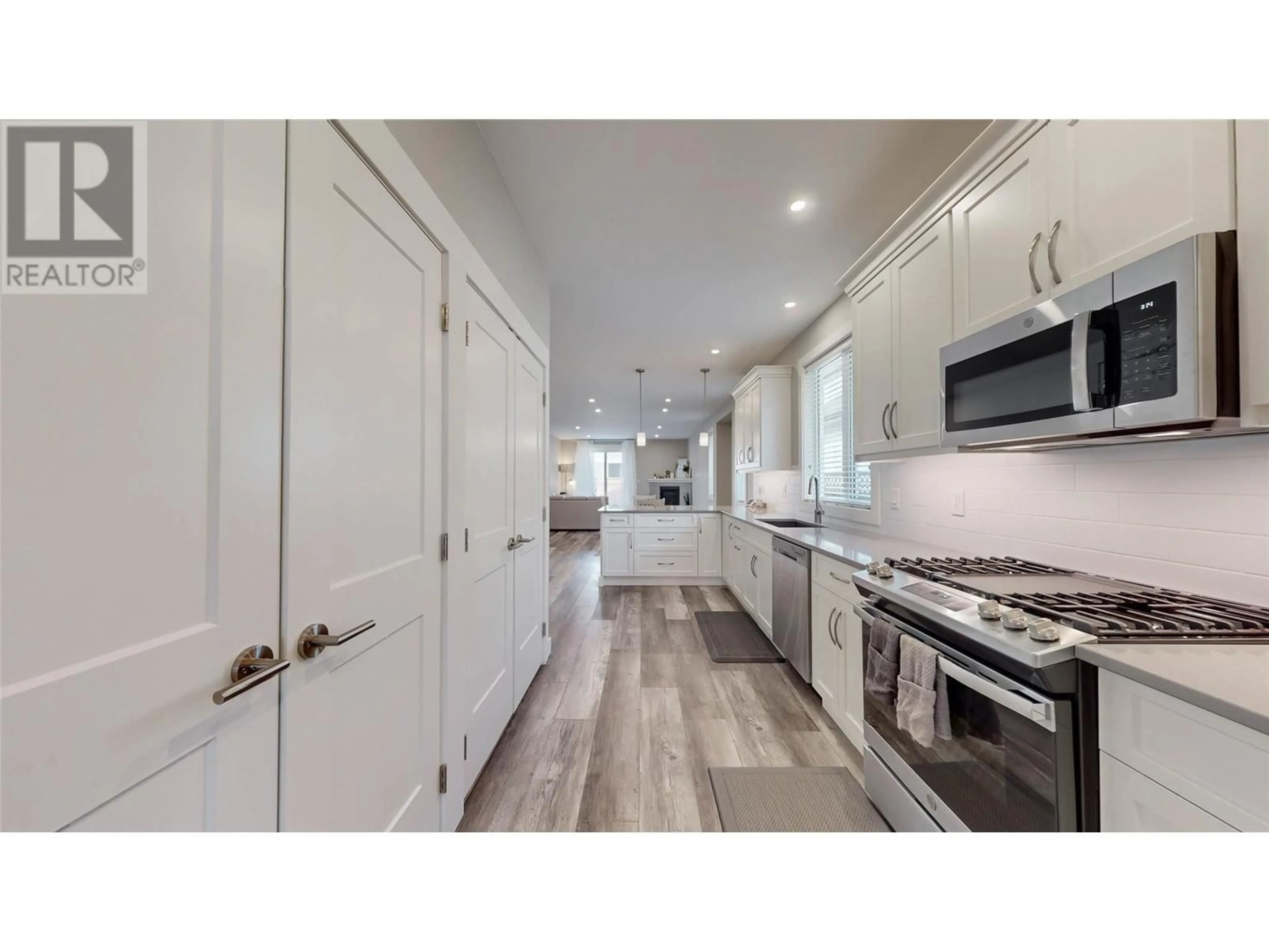 Open concept kitchen, unknown for 238 Bentgrass Avenue, Oliver British Columbia V0H1T3