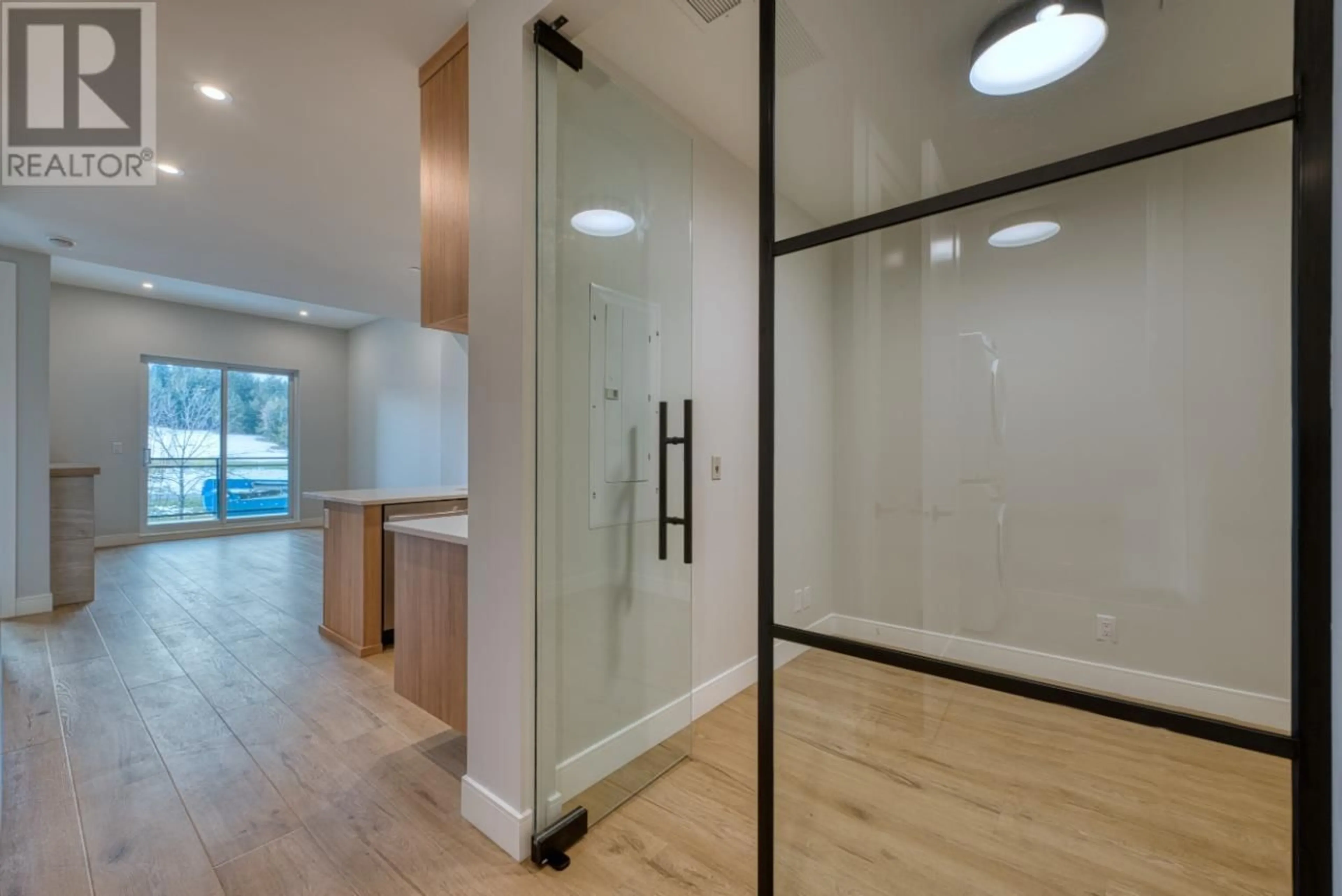 Indoor entryway for 208 - 75 PREDATOR RIDGE DRIVE, Vernon British Columbia V1H1G4