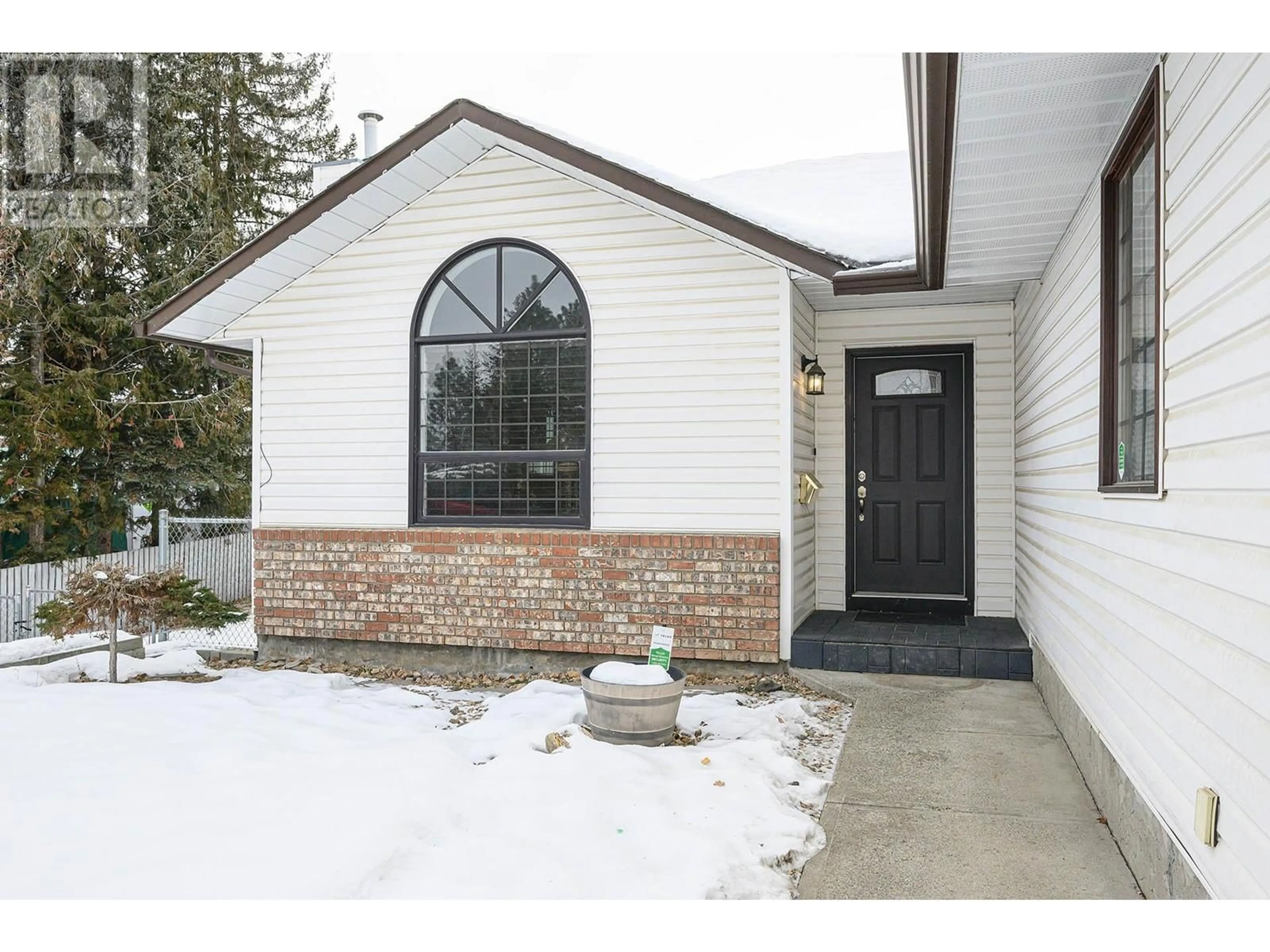 Indoor entryway for 929 GREYSTONE Crescent, Kamloops British Columbia V1S1K7