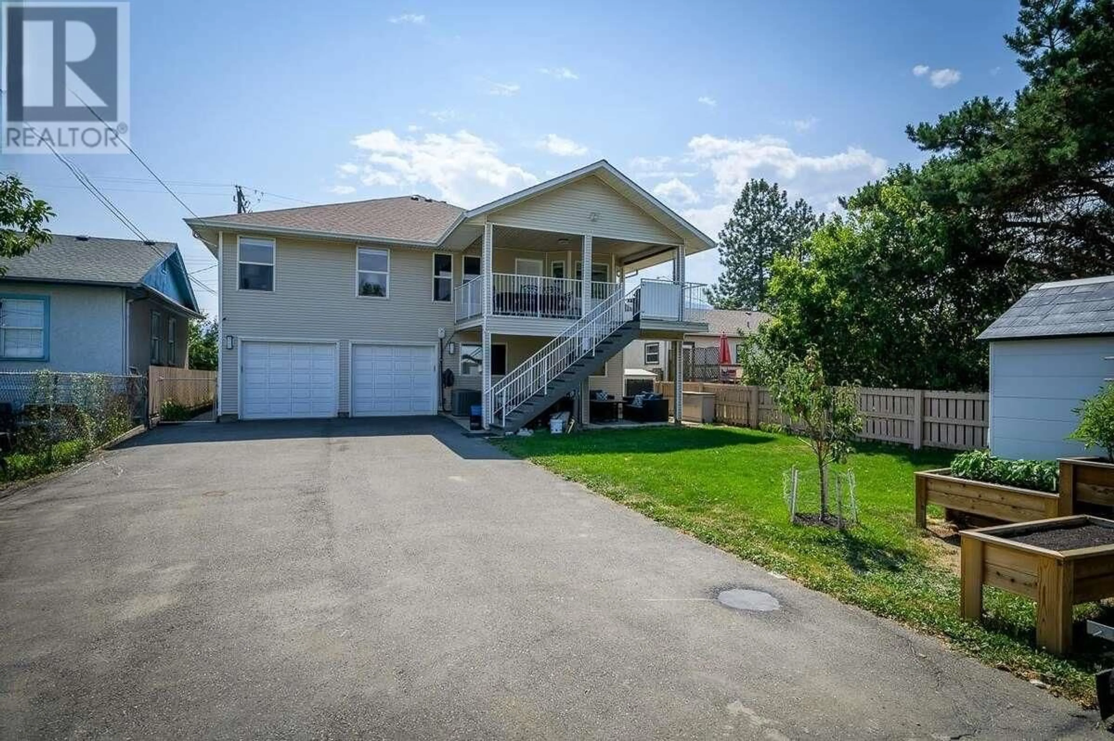 Home with vinyl exterior material, unknown for 1050 WESTMINSTER AVENUE, Kamloops British Columbia V2B1P2