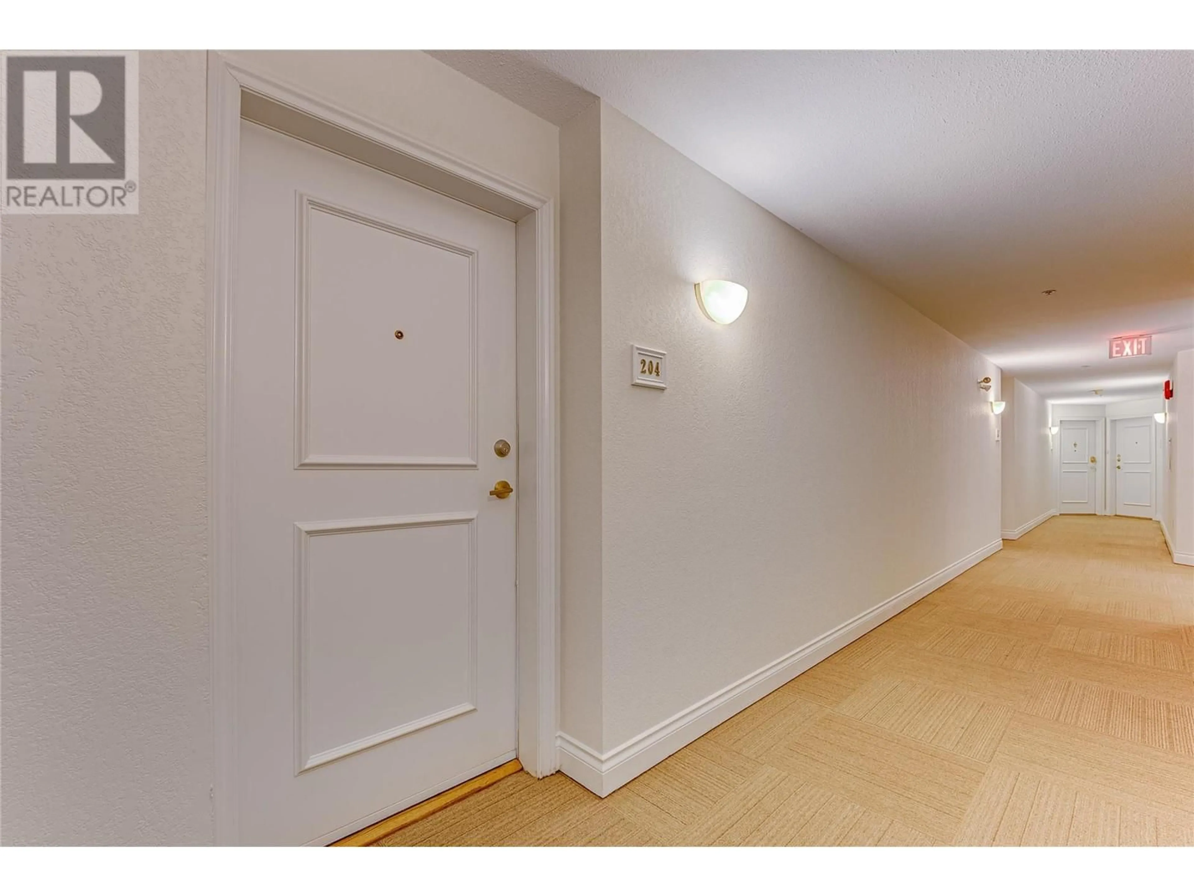 Indoor foyer for 204 - 3705 30 AVENUE, Vernon British Columbia V1T2E7