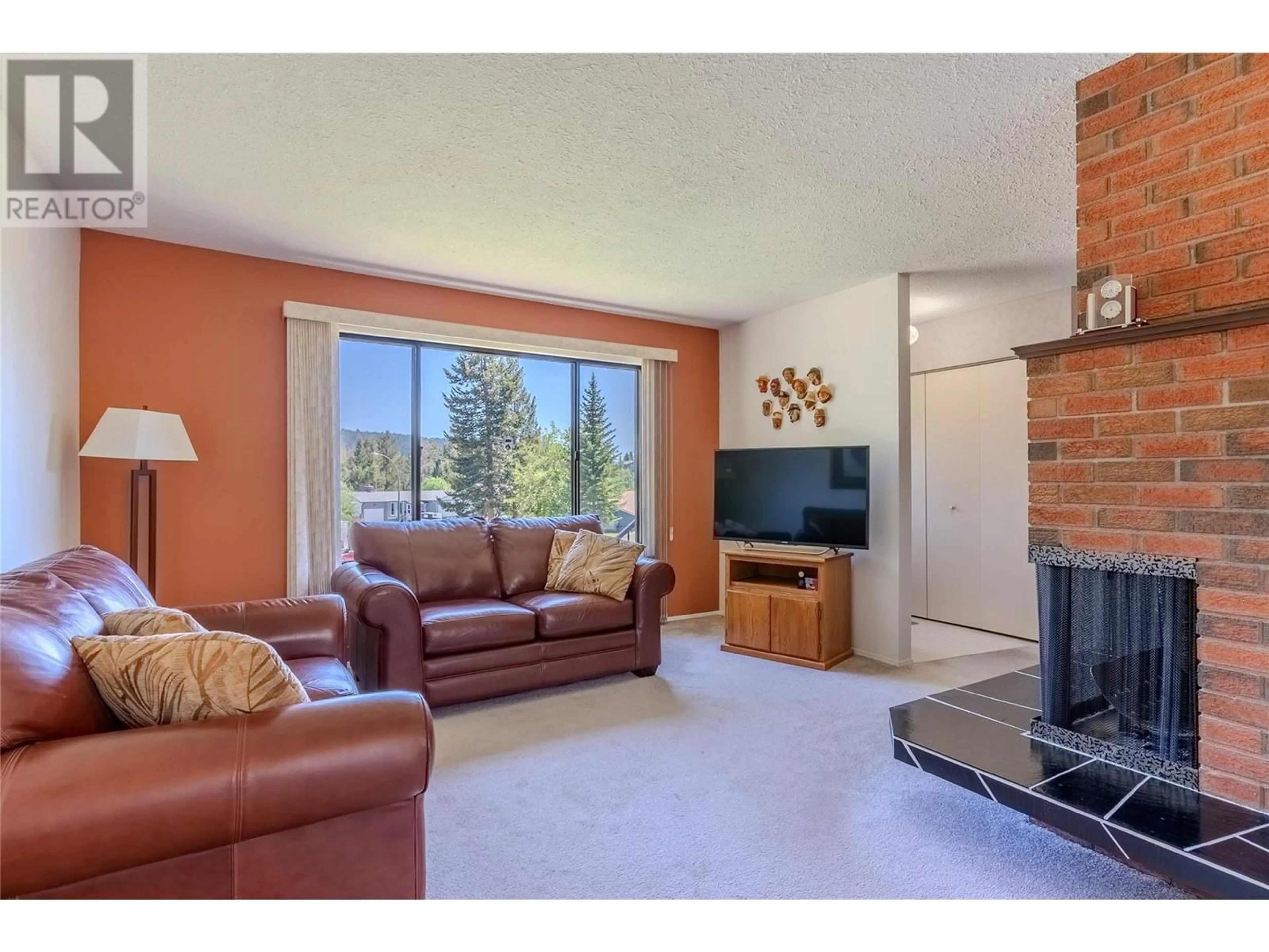 Living room with furniture, unknown for 310 CINNIBAR Court, Logan Lake British Columbia V0K1W0