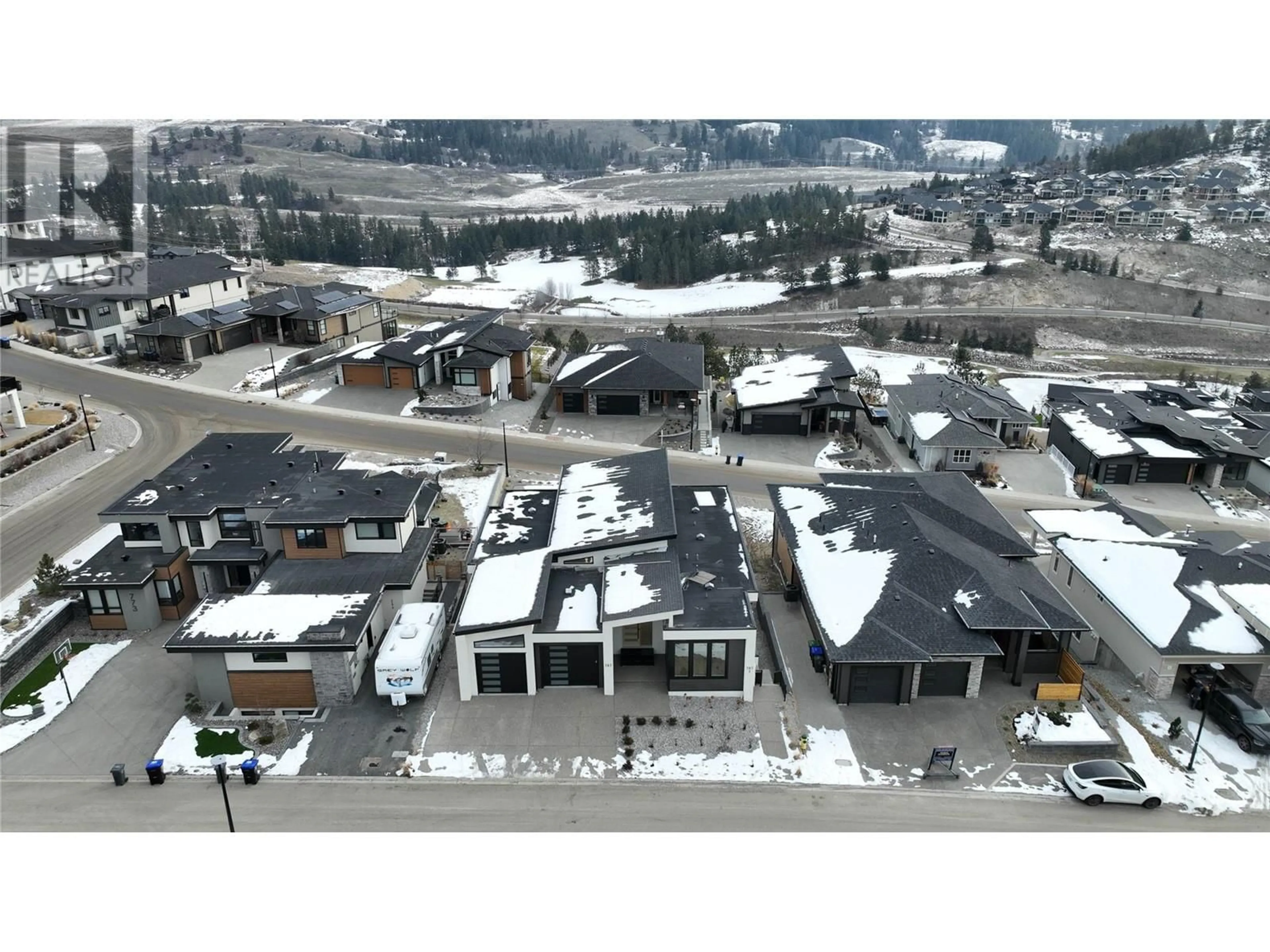 A pic from outside/outdoor area/front of a property/back of a property/a pic from drone, unknown for 787 MELROSE Street, Kelowna British Columbia V1P0A8