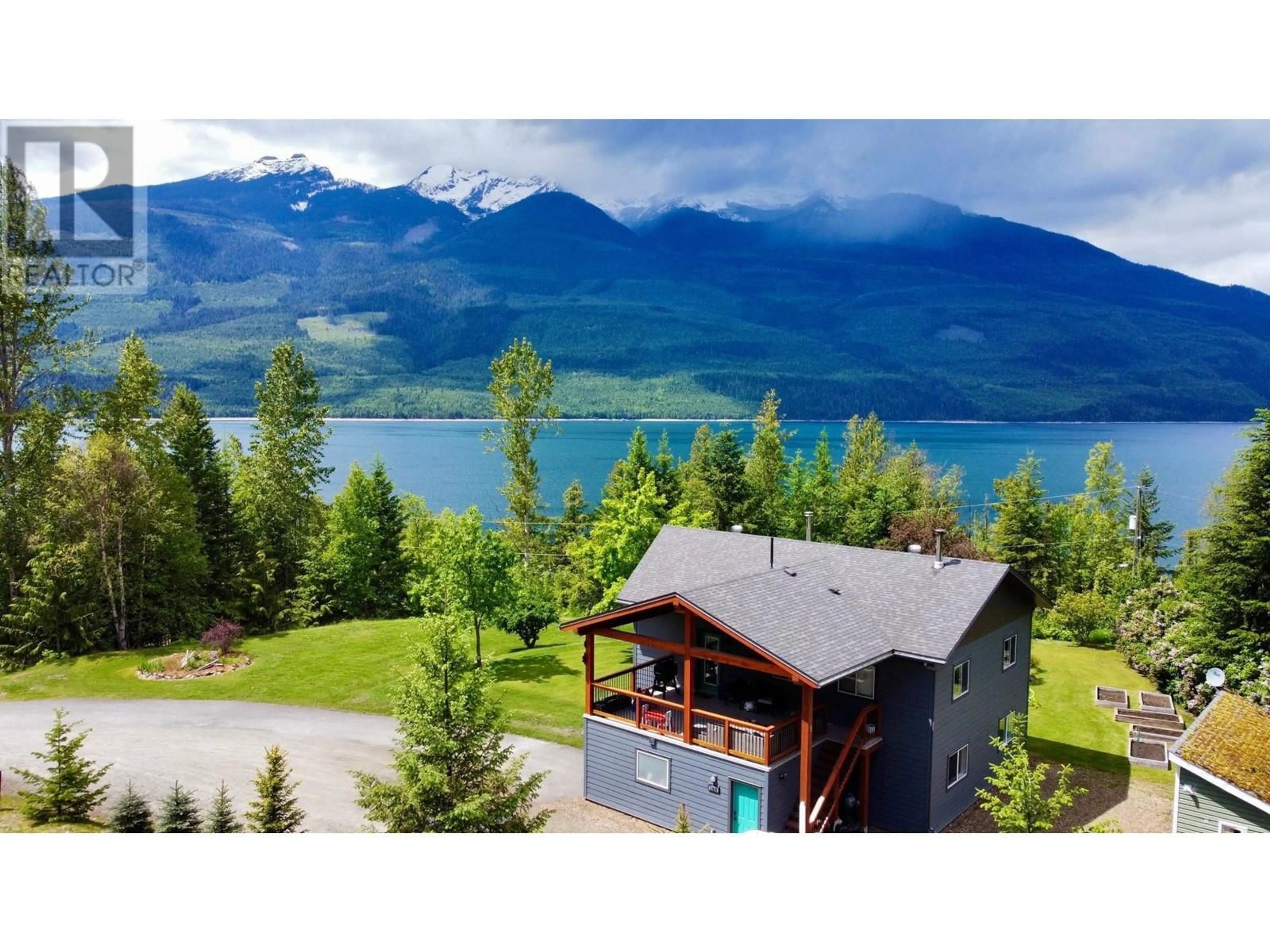 A pic from outside/outdoor area/front of a property/back of a property/a pic from drone, water/lake/river/ocean view for 185 DONNELLYS Road, Nakusp British Columbia V0G1R1