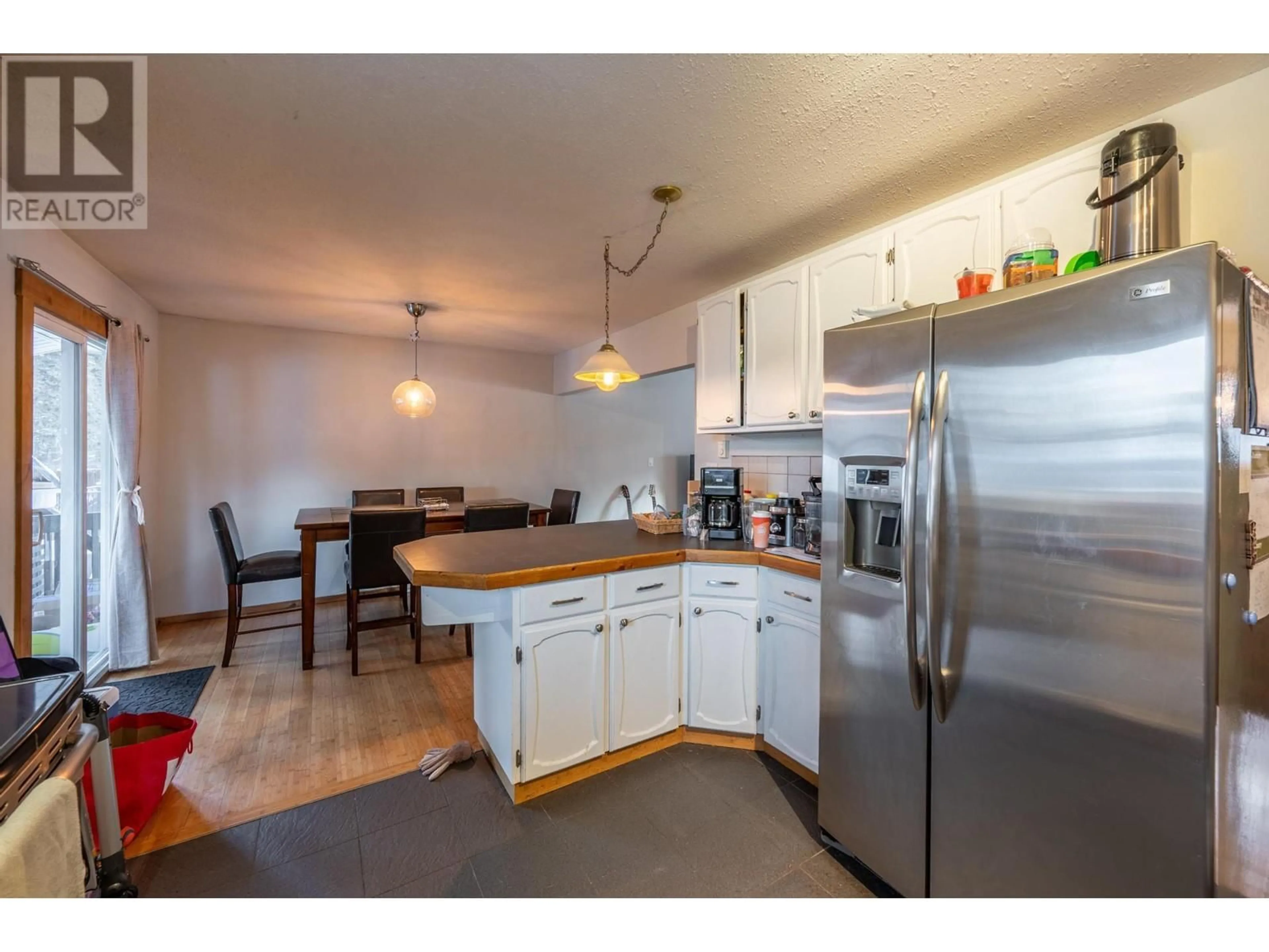 Standard kitchen, unknown for 505 6TH Street, Golden British Columbia V0A1H0