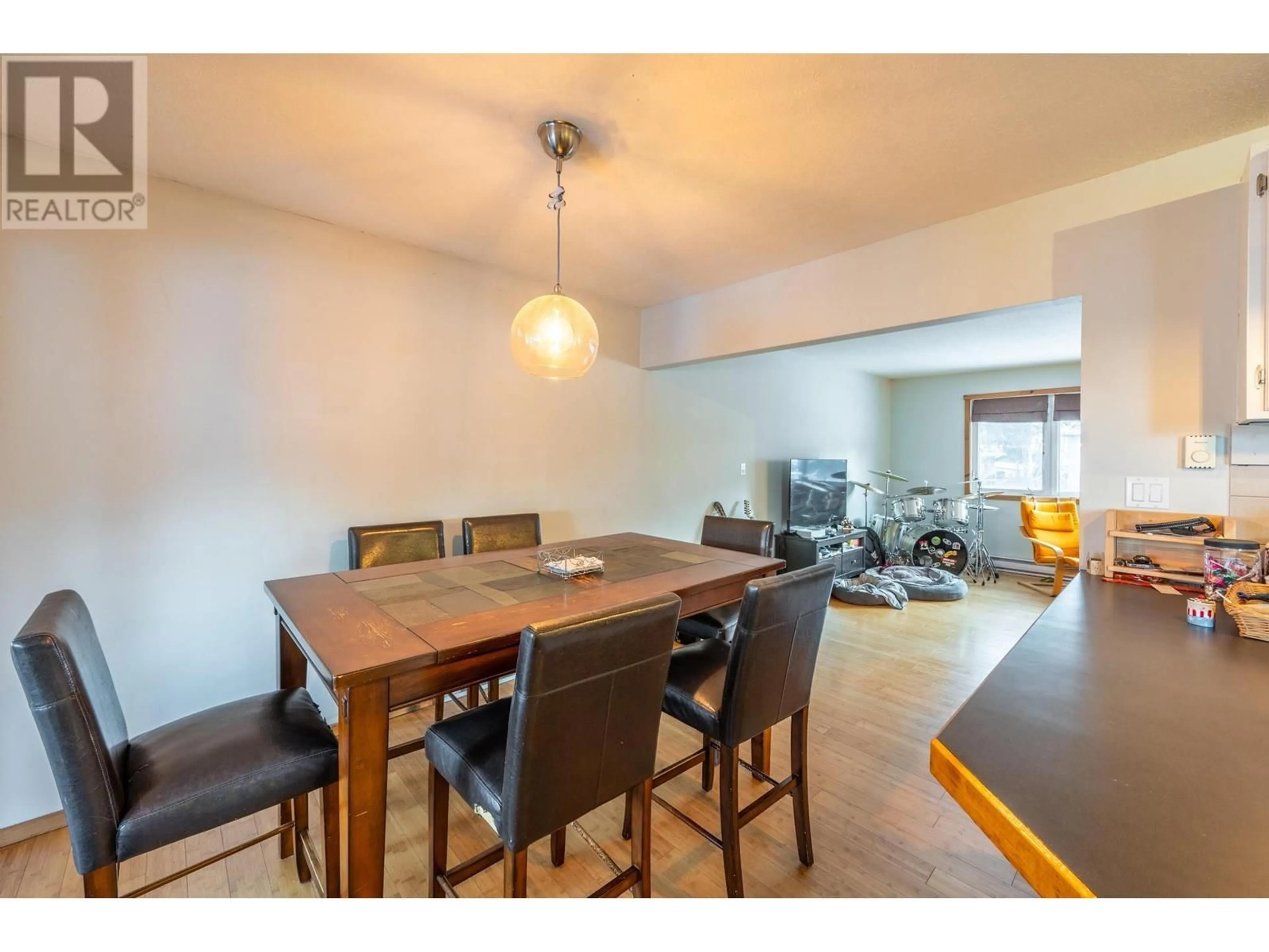 Dining room, wood/laminate floor for 505 6TH Street, Golden British Columbia V0A1H0