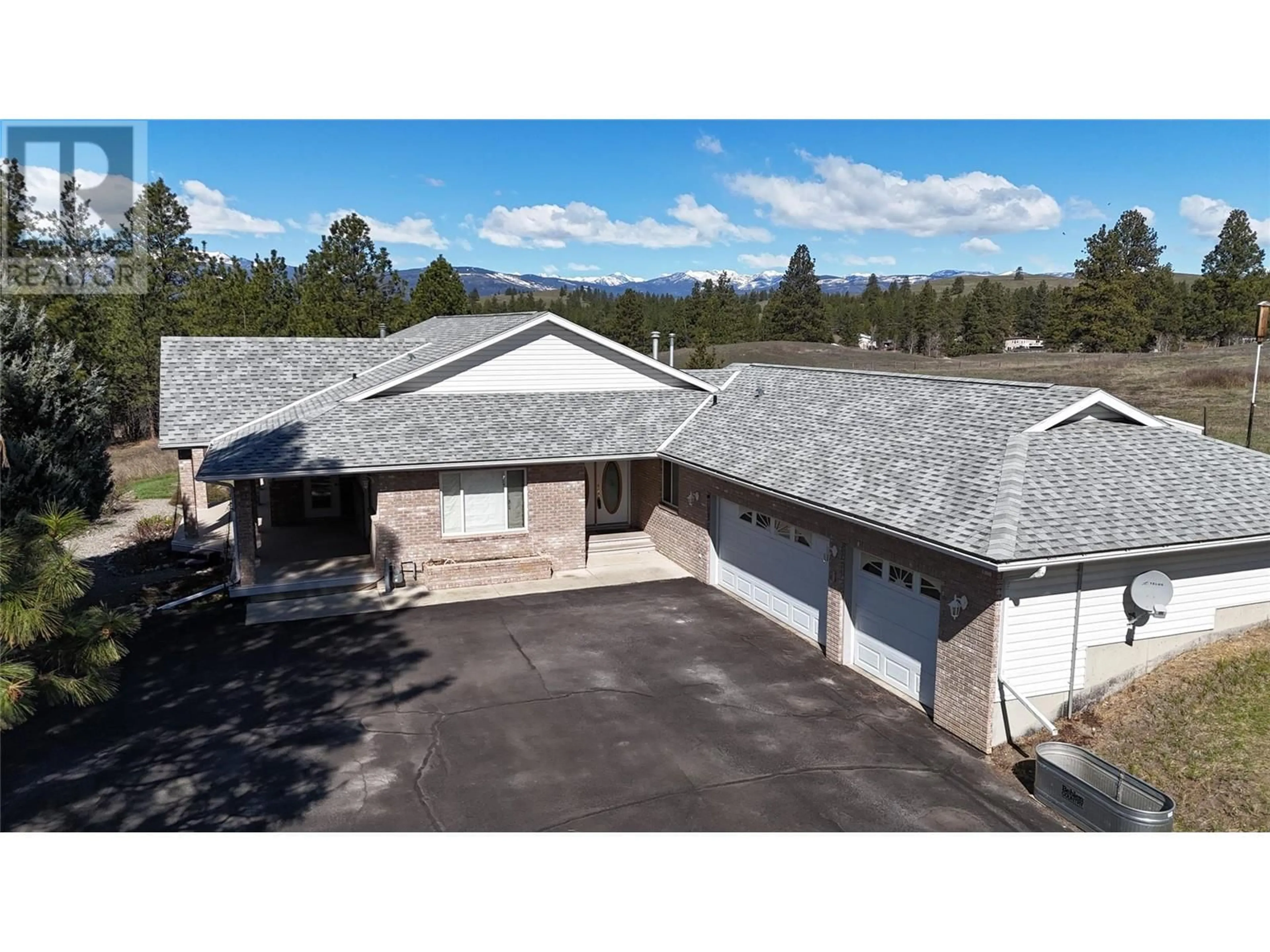 A pic from outside/outdoor area/front of a property/back of a property/a pic from drone, unknown for 3041 BLACK ANGUS ROAD, Cranbrook British Columbia V1C7C6