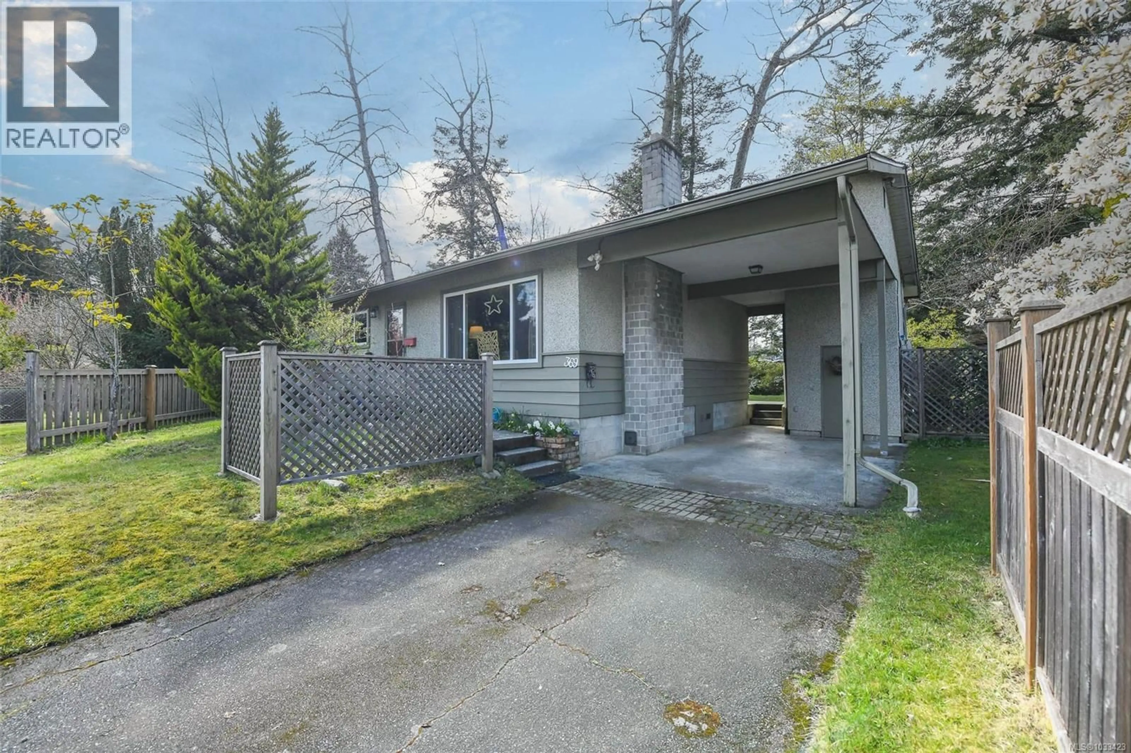 A pic from outside/outdoor area/front of a property/back of a property/a pic from drone, street for 369 DOUGLAS STREET, Comox British Columbia V9M2C6