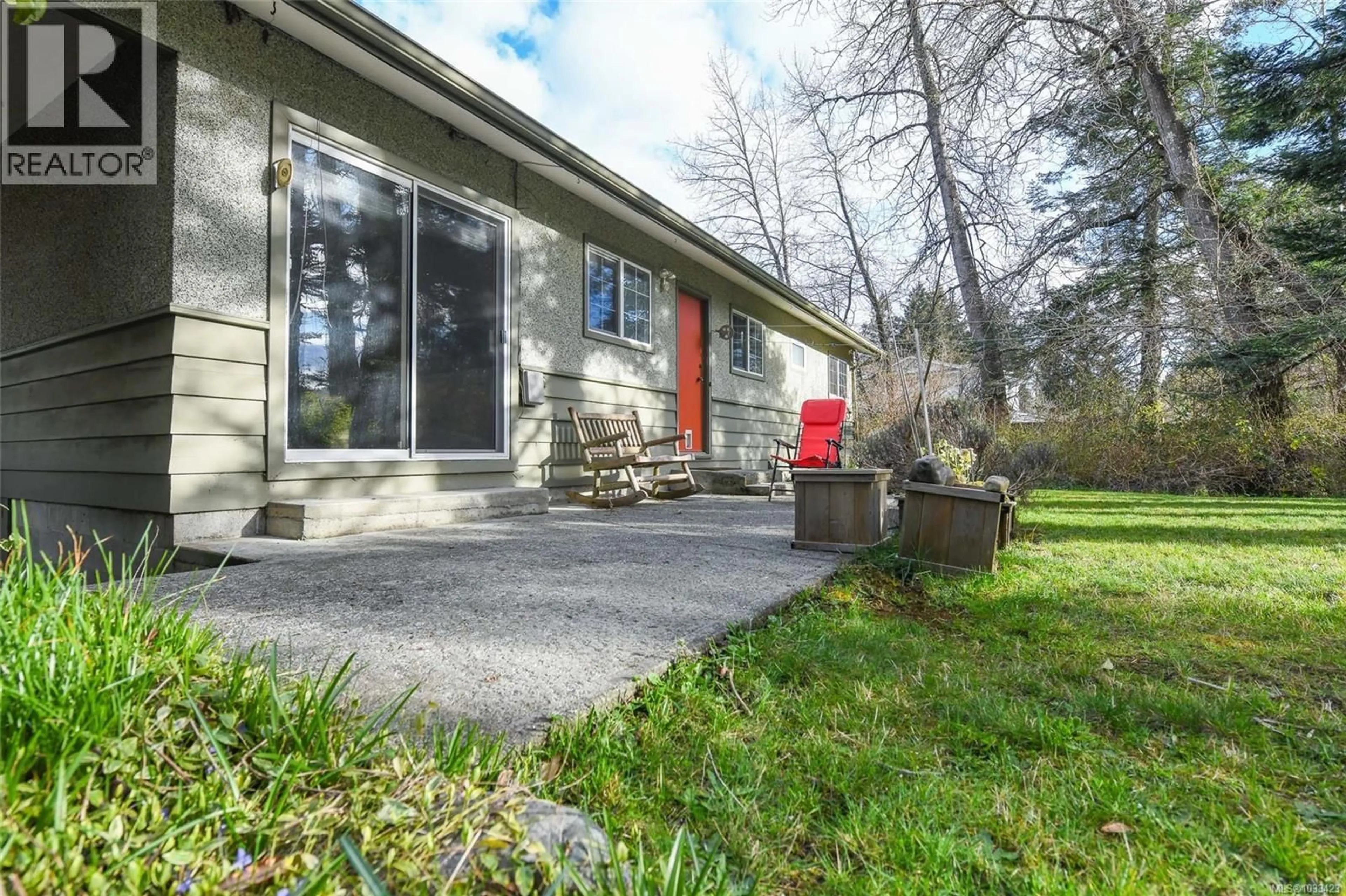 Patio, street for 369 DOUGLAS STREET, Comox British Columbia V9M2C6