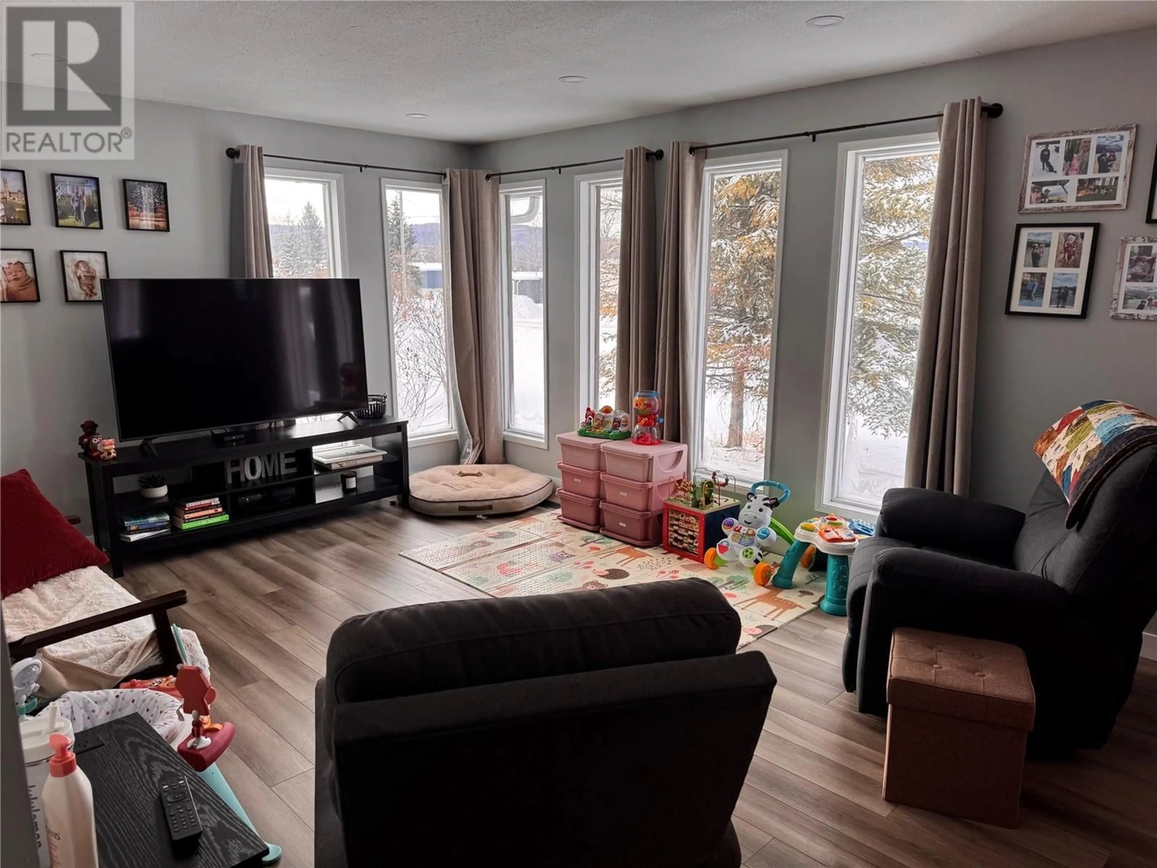 Living room with furniture, unknown for 5110 43 Street, Chetwynd British Columbia V0C1J0