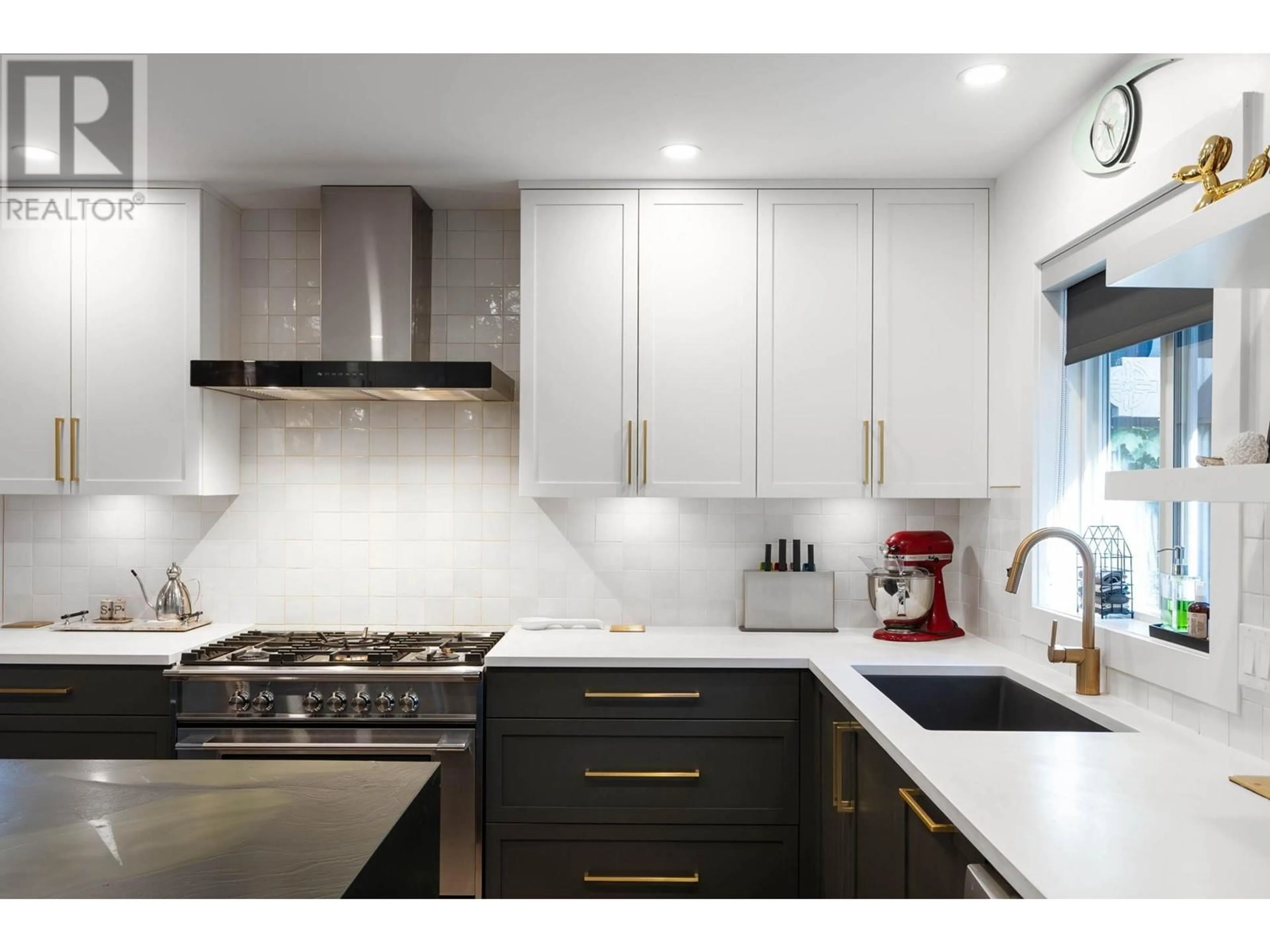Contemporary kitchen, ceramic/tile floor for 2492 SHANNON VIEW DRIVE, West Kelowna British Columbia V4T2T3