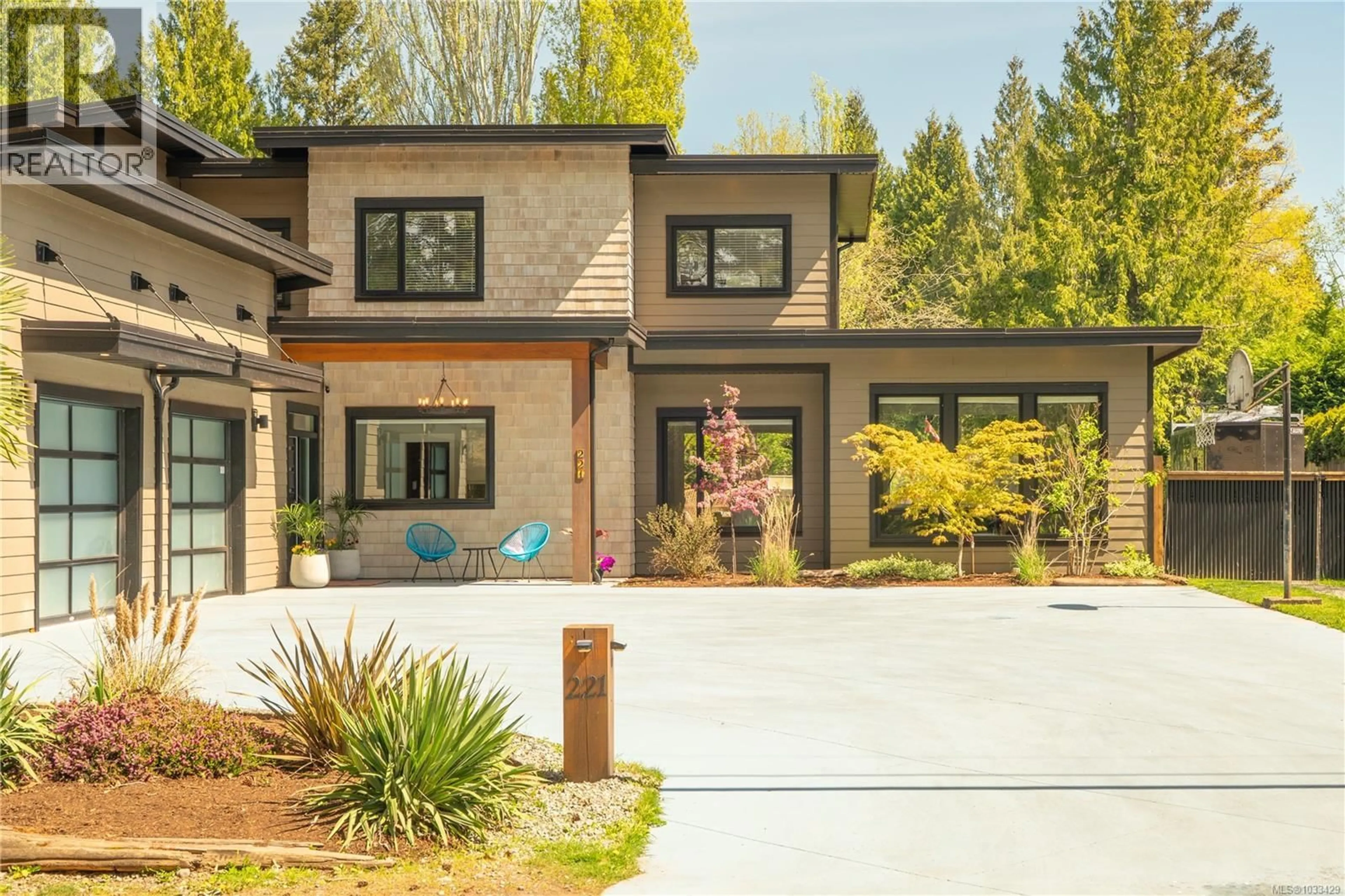 Home with brick exterior material, street for 221 HOLLAND ROAD, Nanaimo British Columbia V9R6W2