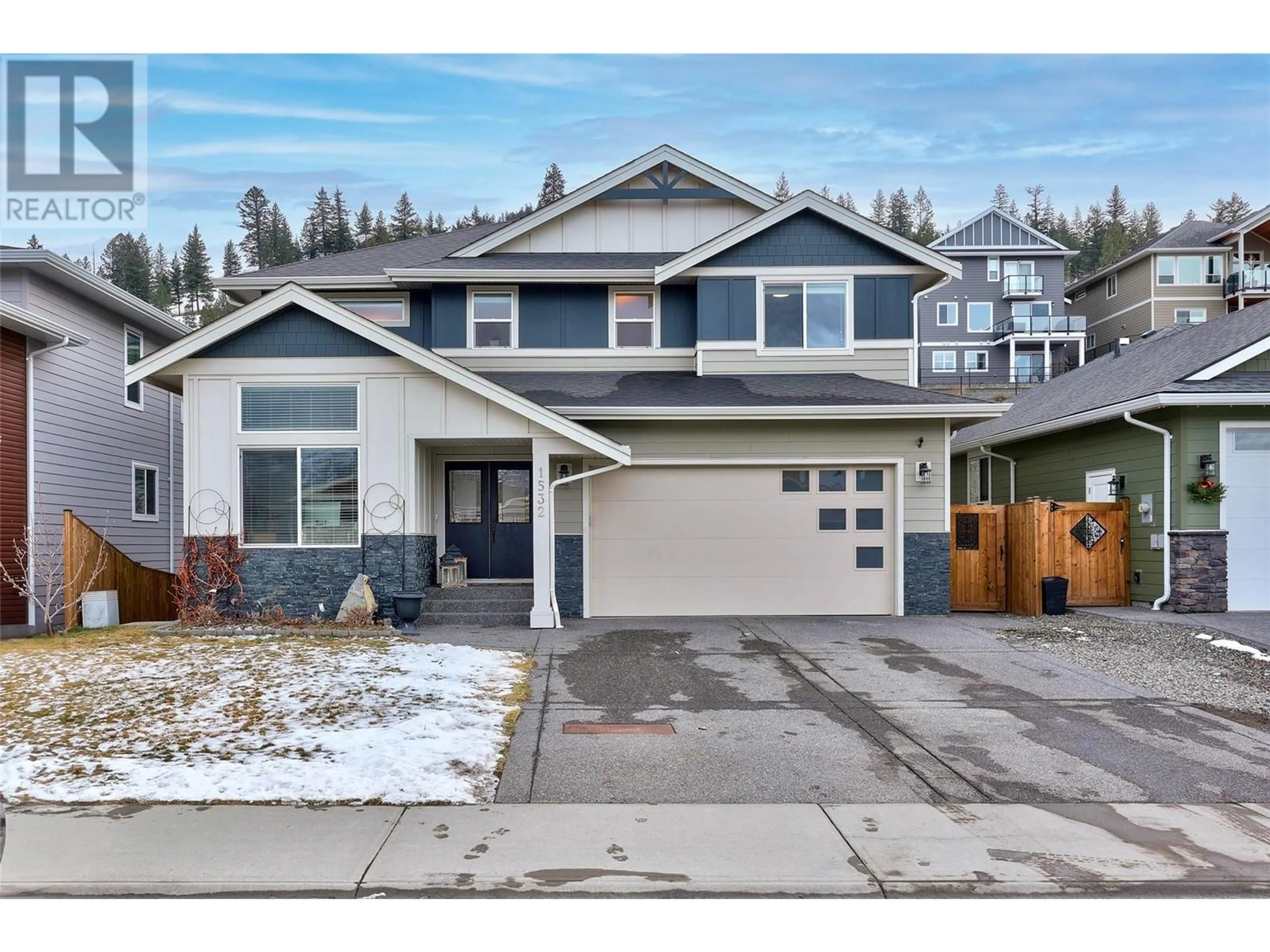 Home with vinyl exterior material, street for 1532 Emerald Drive, Kamloops British Columbia V2E0C1