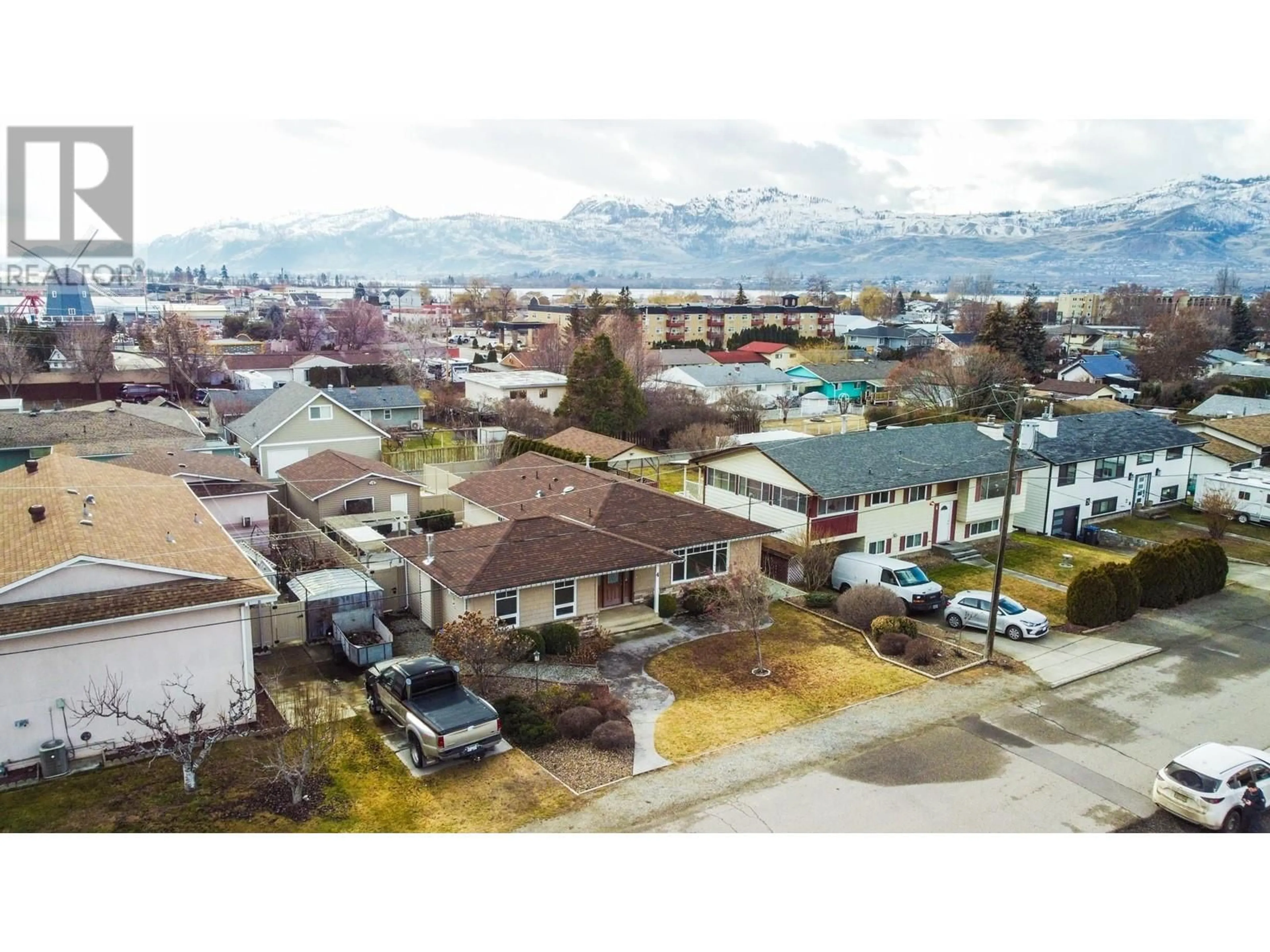 A pic from outside/outdoor area/front of a property/back of a property/a pic from drone, mountain view for 4 Willow Crescent, Osoyoos British Columbia V0H1V3