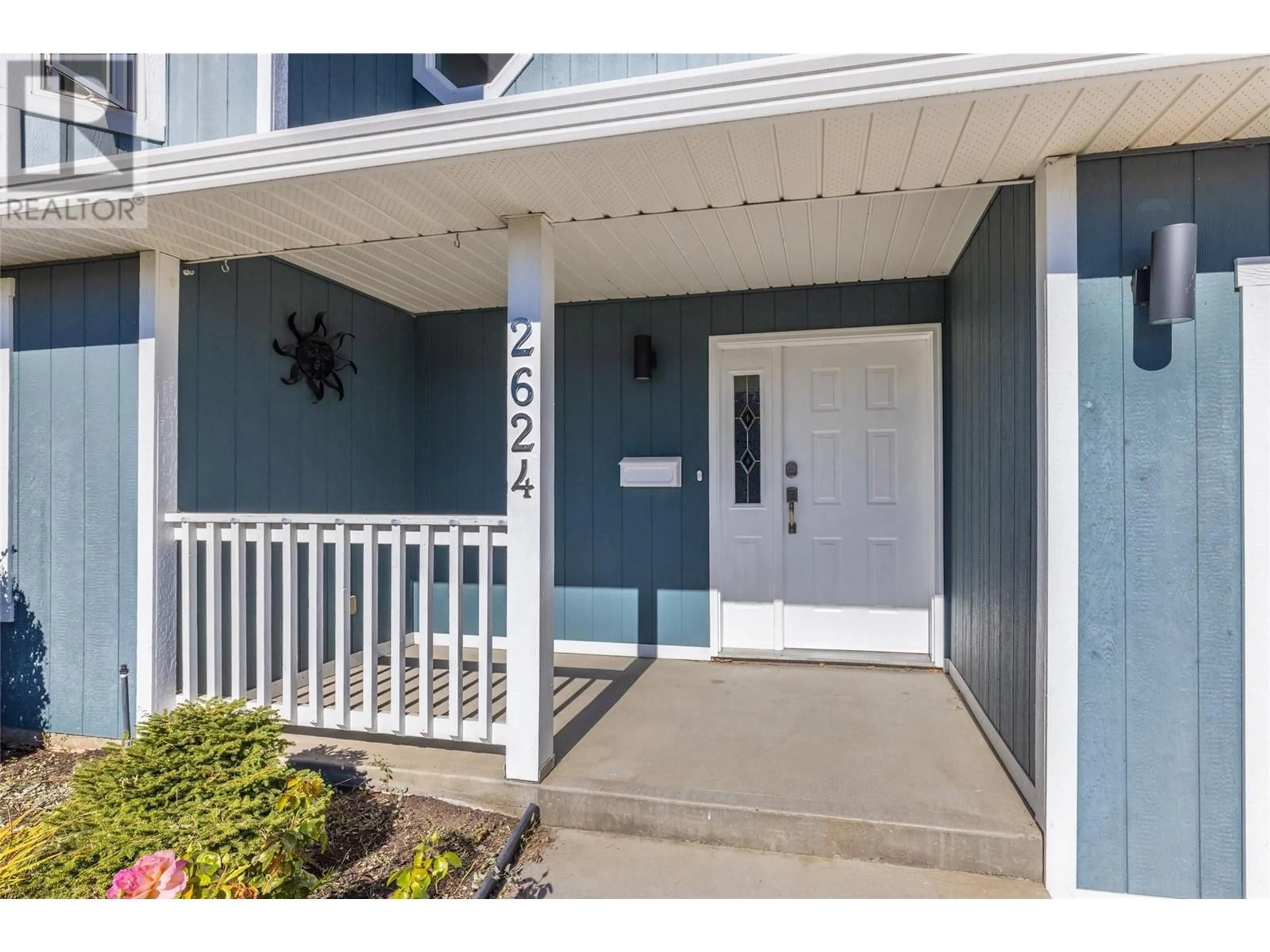 Indoor entryway for 2624 Wild Horse Drive, West Kelowna British Columbia V4T2K9