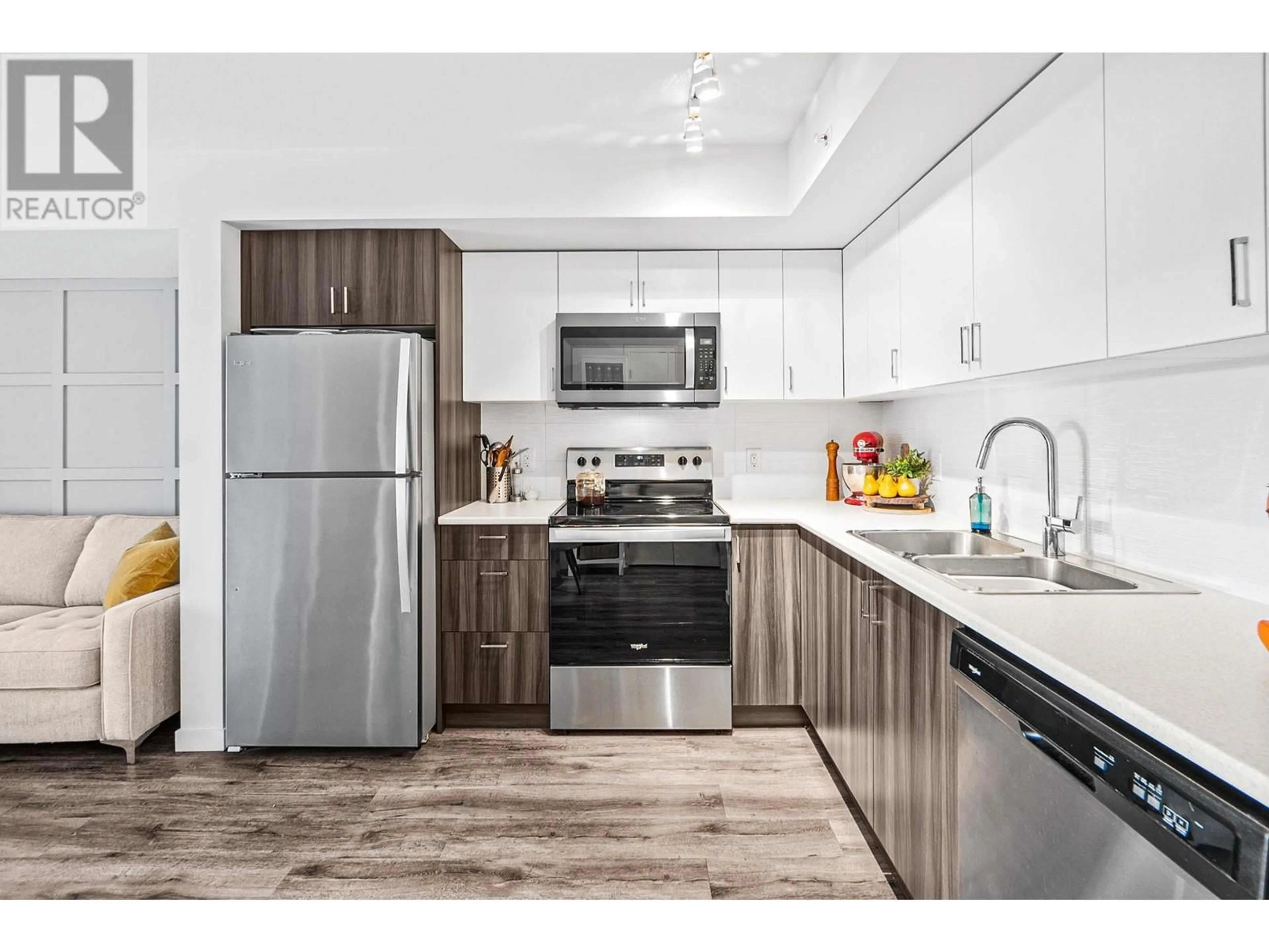 Standard kitchen, unknown for PH1 - 625 ACADEMY WAY, Kelowna British Columbia V1V0E3