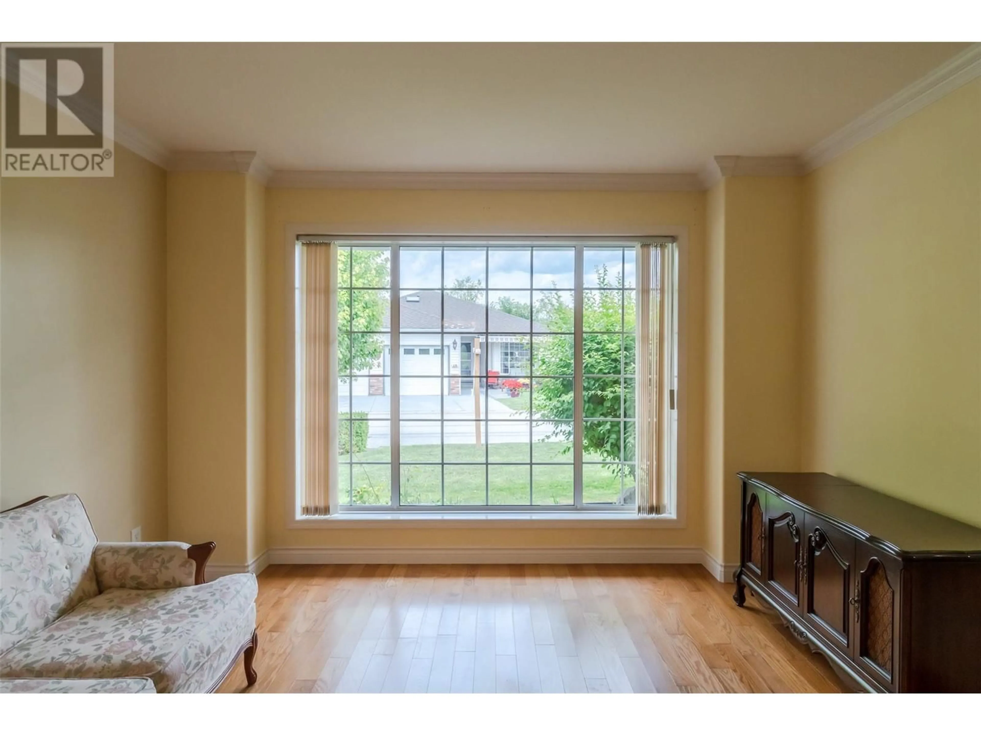 Indoor entryway for 555 RED WING DRIVE, Penticton British Columbia V2A8K6