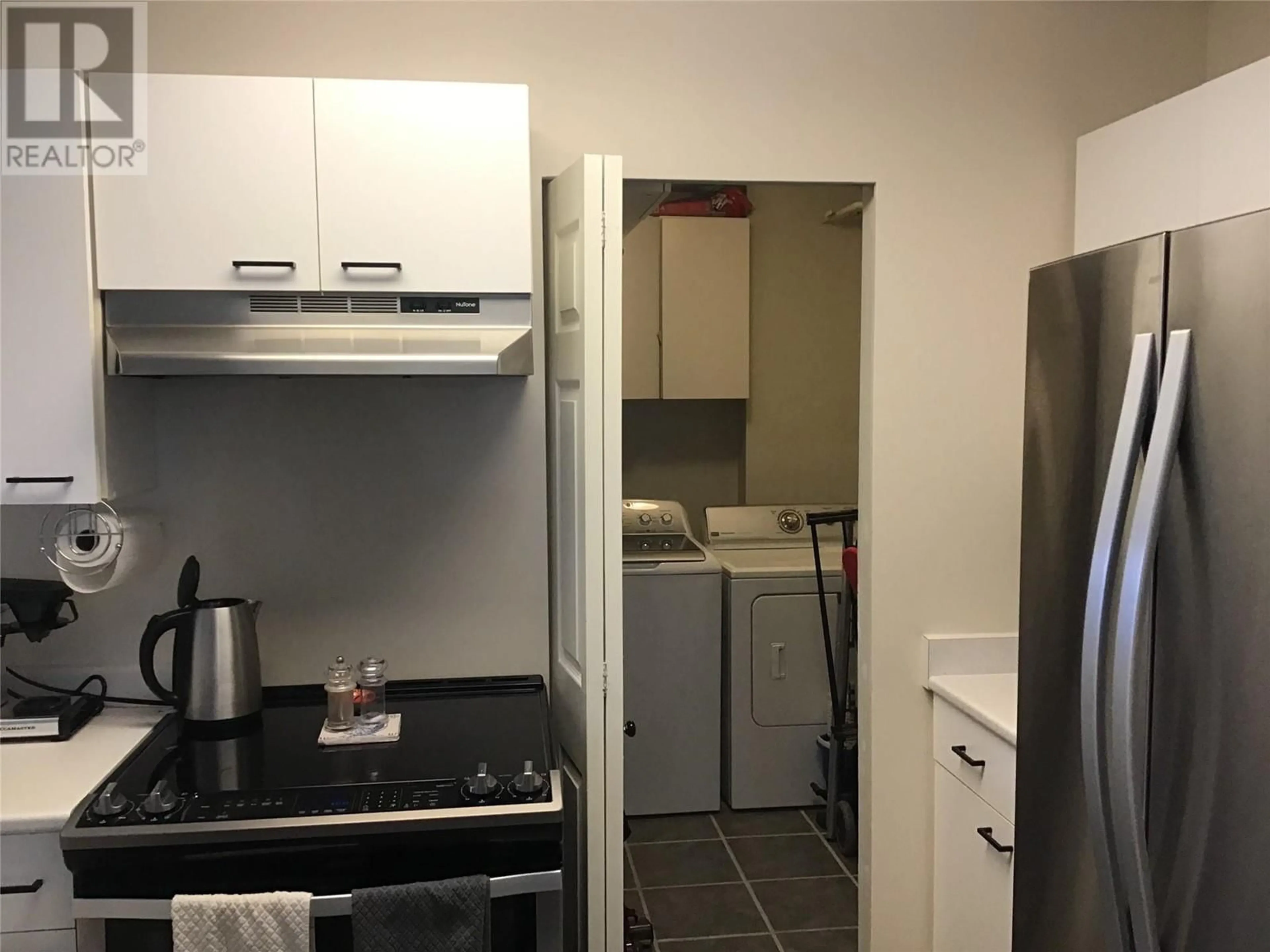 Standard kitchen, unknown for 603 - 629 LANSDOWNE STREET, Kamloops British Columbia V2C1Y6