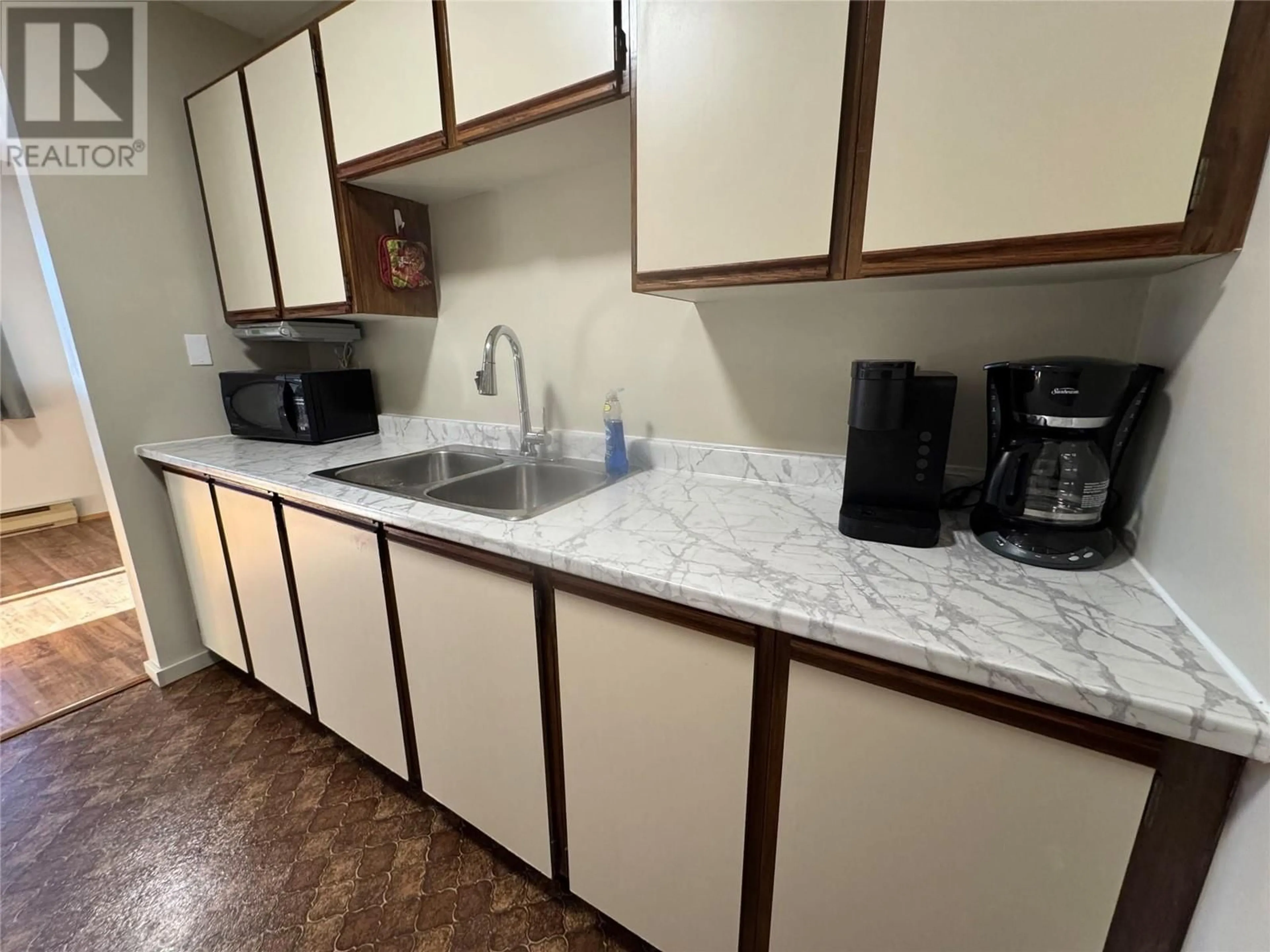 Standard kitchen, unknown for 101 - 320 NORTHGATE OTHER, Tumbler Ridge British Columbia V0C2W0