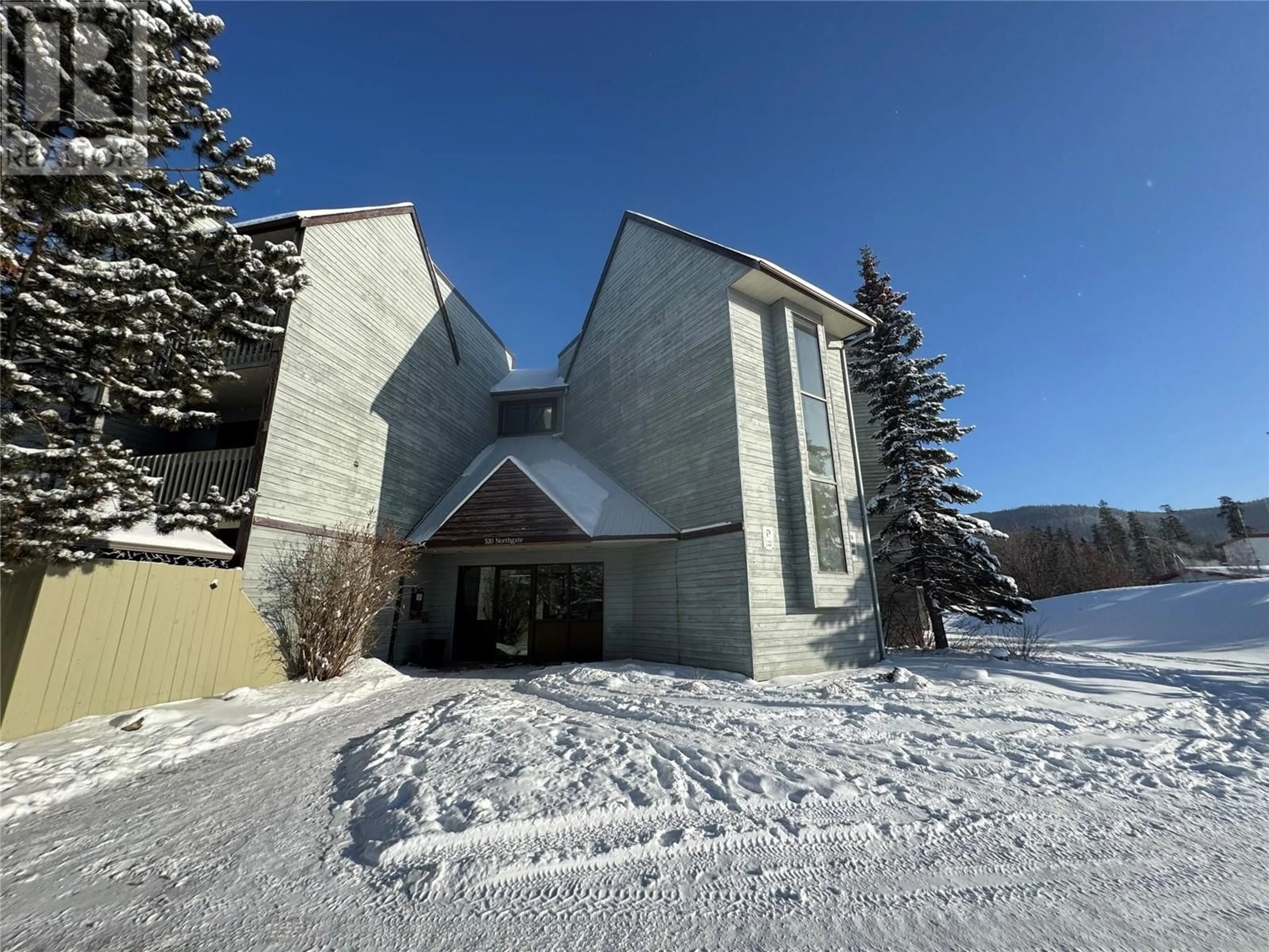 Indoor foyer for 320 Northgate Unit# 101, Tumbler Ridge British Columbia V0C2W0