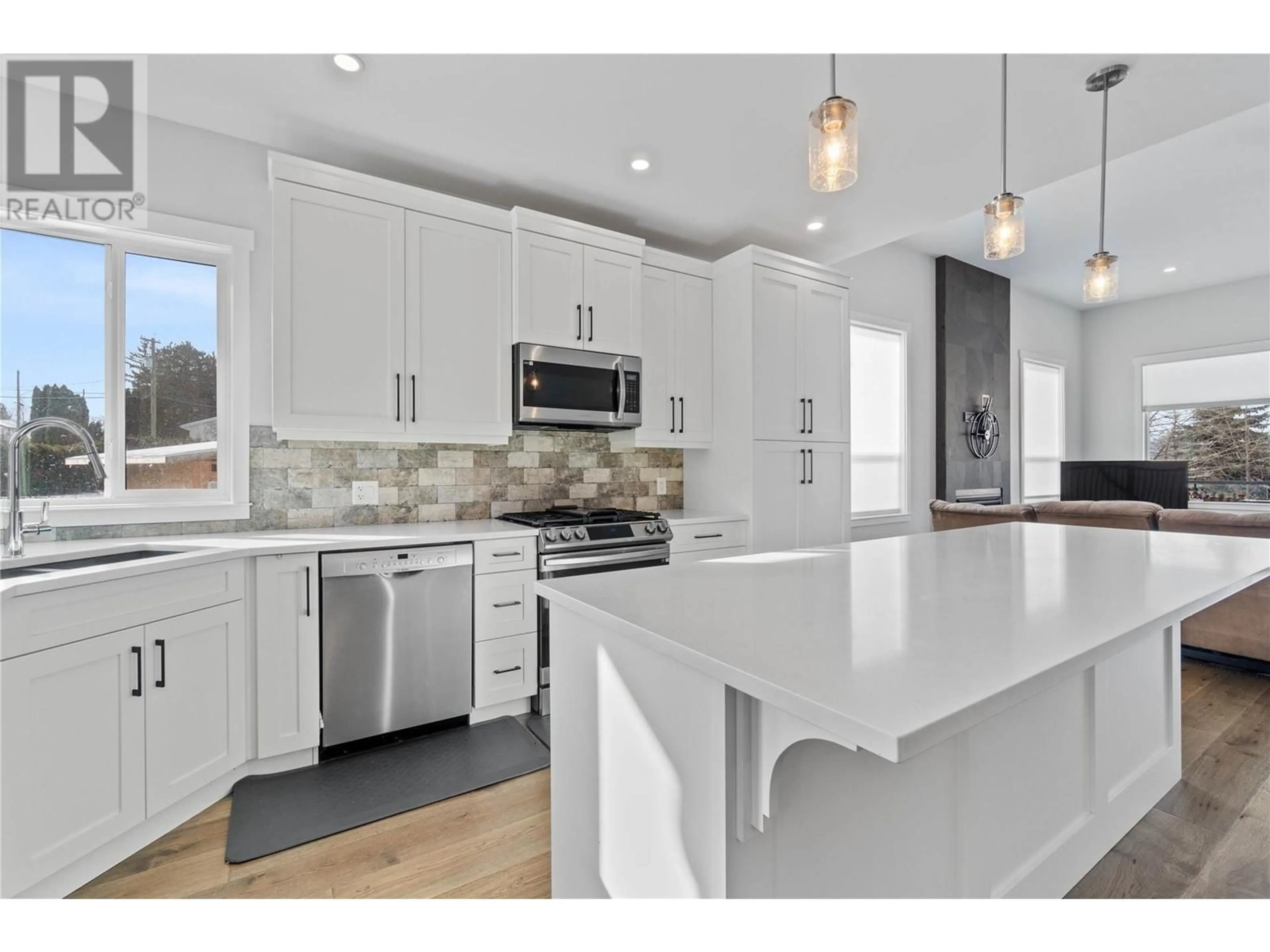 Open concept kitchen, unknown for 1030 9 Avenue NE, Salmon Arm British Columbia V1E4A8