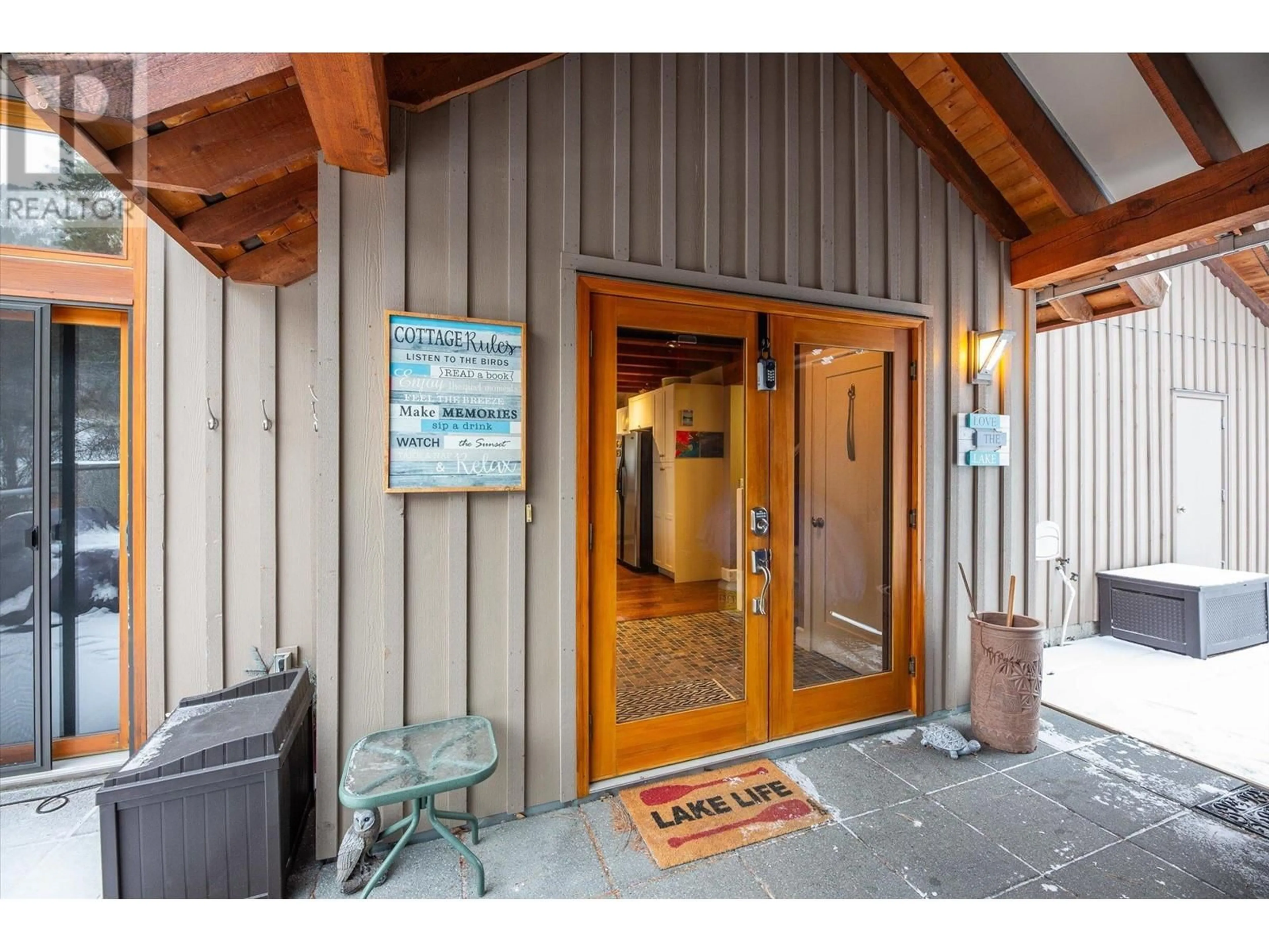 Indoor entryway for 9845 Eastside Road Unit# 33 Lot# 33, Vernon British Columbia V1H1Z2